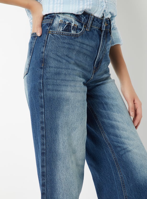Women Clean Look Mid Rise Jeans
