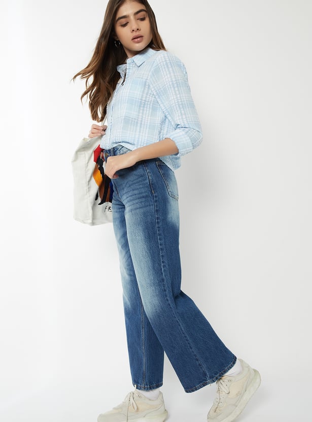 Women Clean Look Mid Rise Jeans
