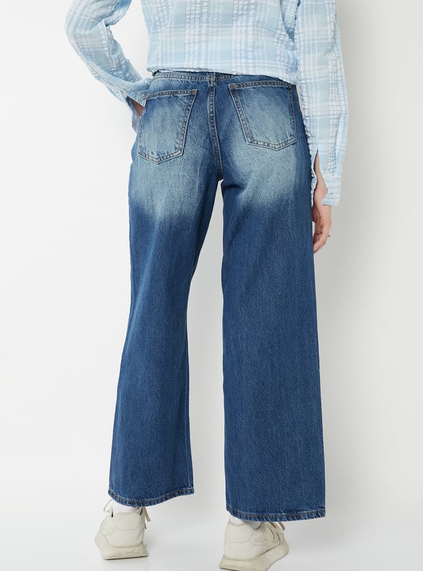 Women Clean Look Mid Rise Jeans
