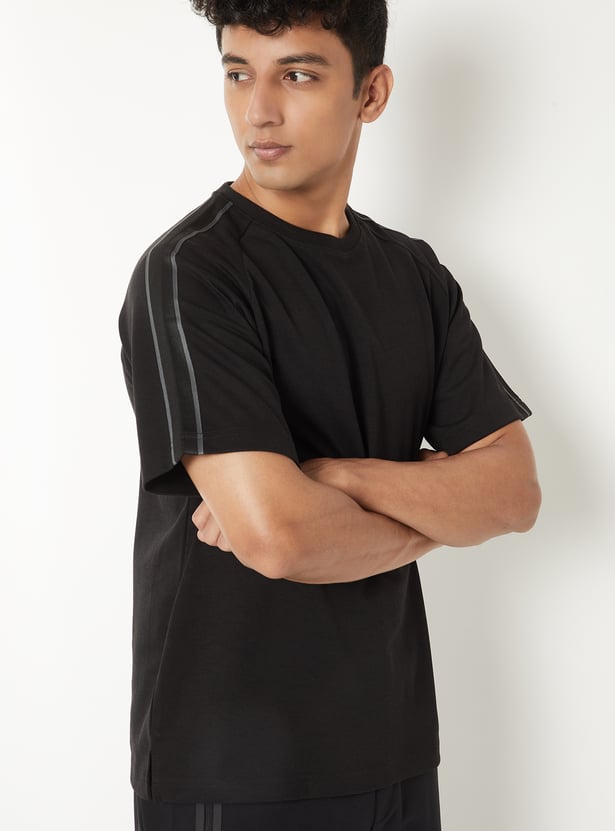 Men Contrast Taping Sports T-shirt
