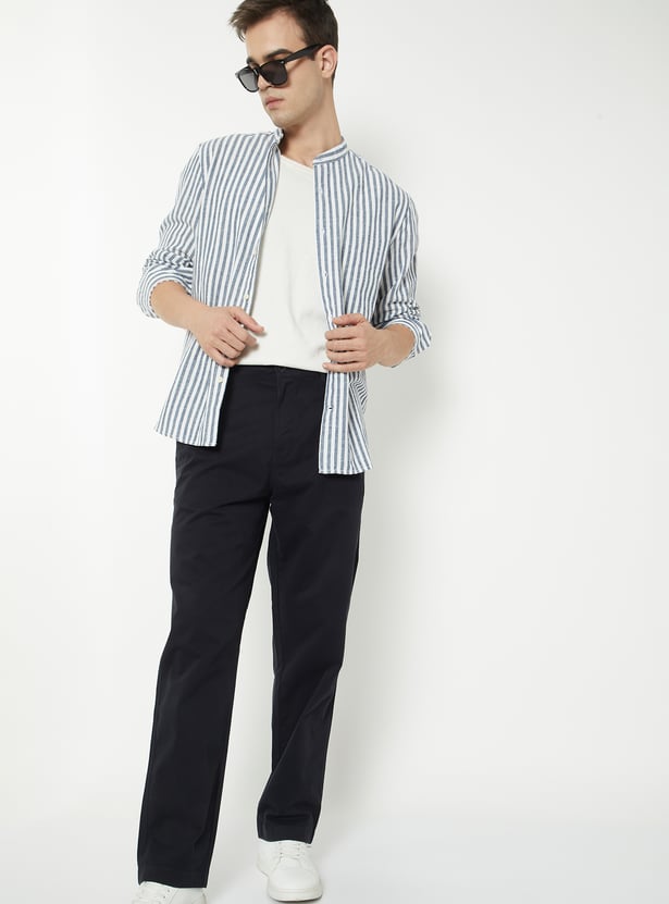 Men Solid Regular Fit Trousers