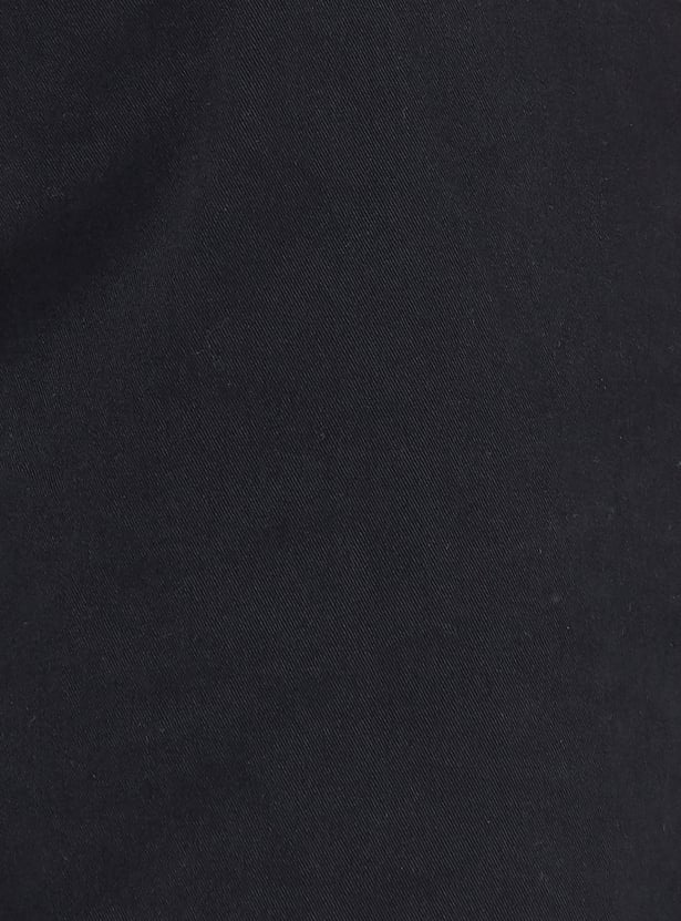 Men Solid Regular Fit Trousers