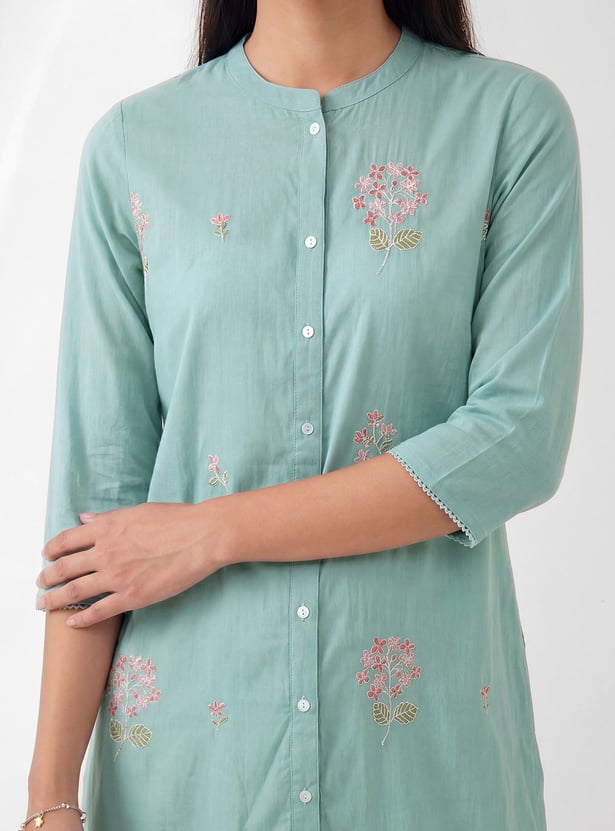Women Embroidered Straight Kurta
