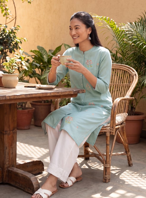 Women Embroidered Straight Kurta