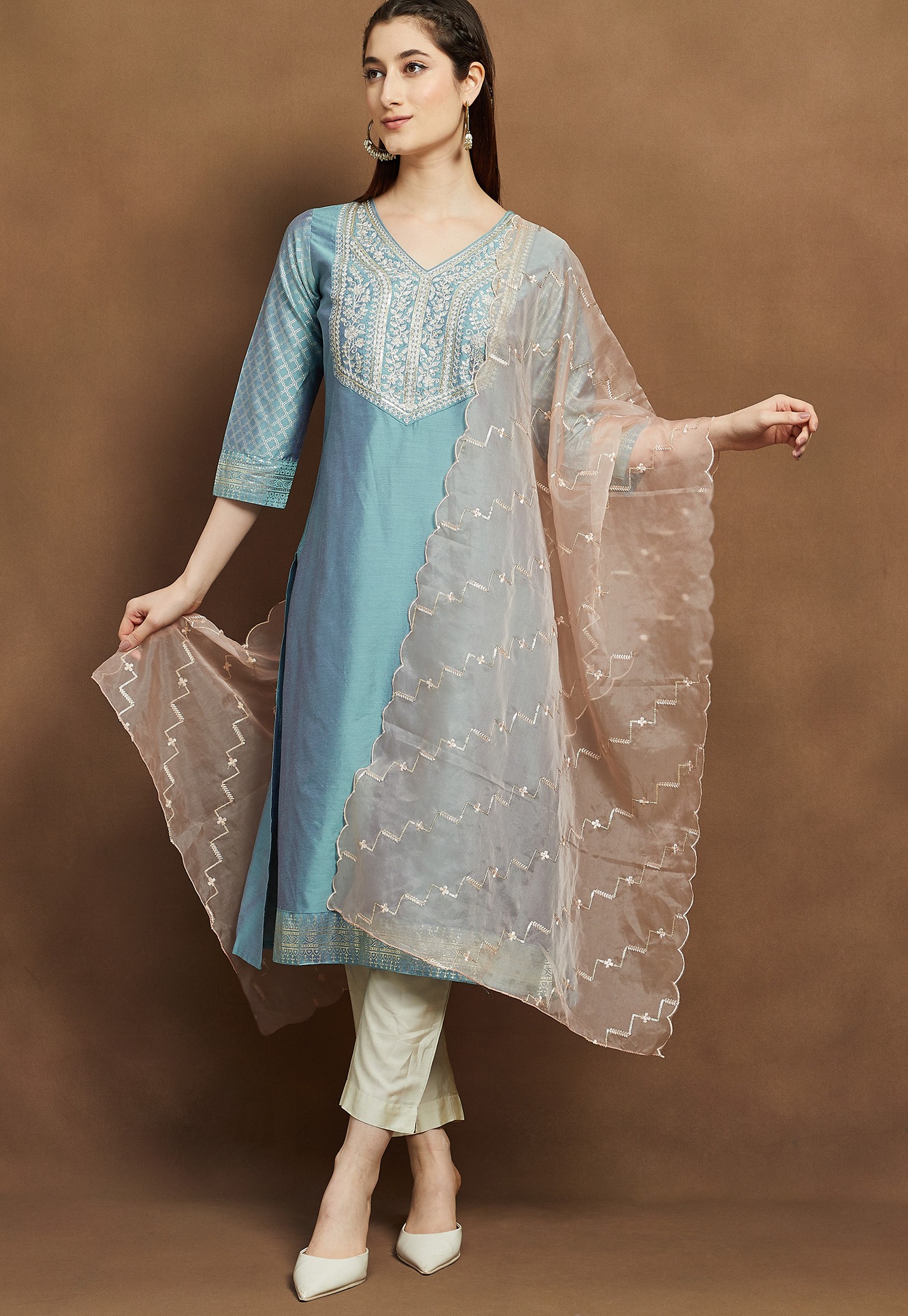 MELANGE Embroidered Dupatta with Scalloped Trim-image-10