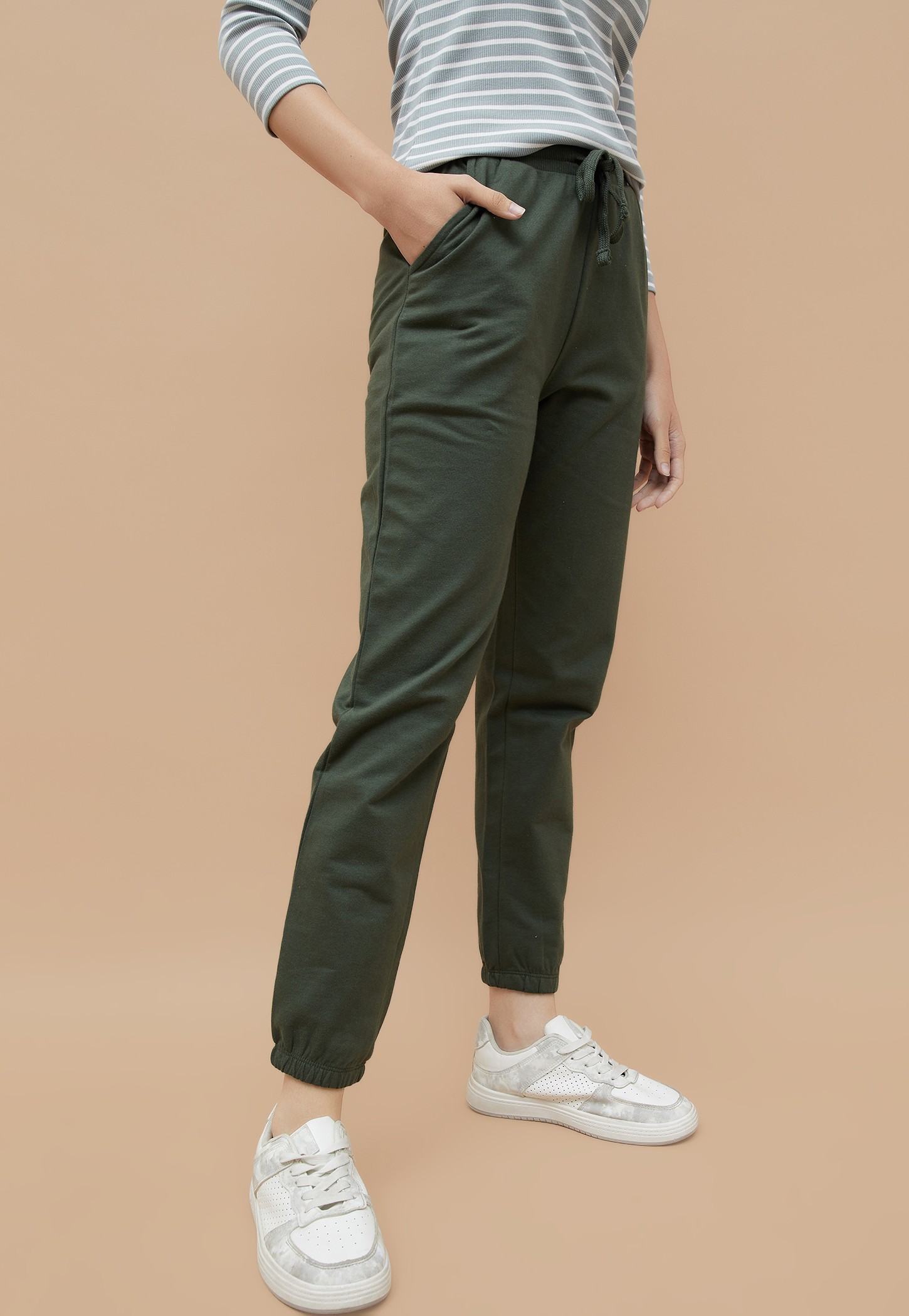 FAME FOREVER Solid Joggers-picture-23