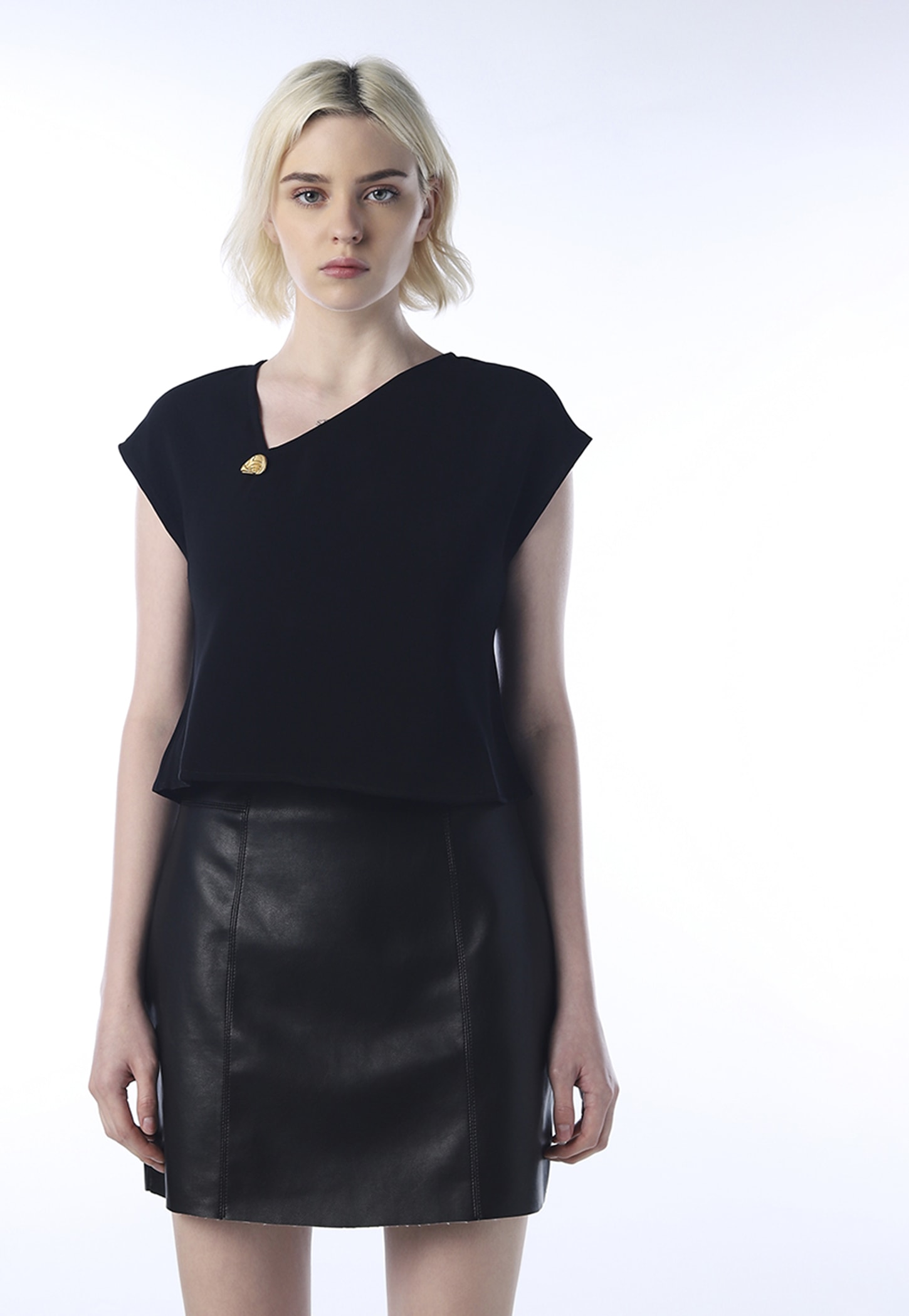 ONLY Solid Asymmetric Neck Top-image-43