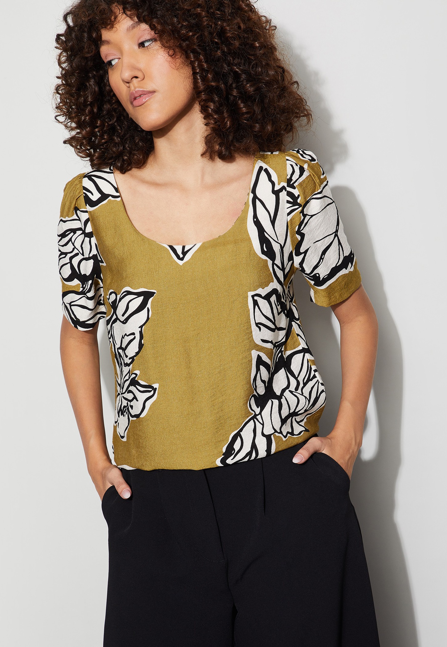 CODE Floral Print Top-picture-52