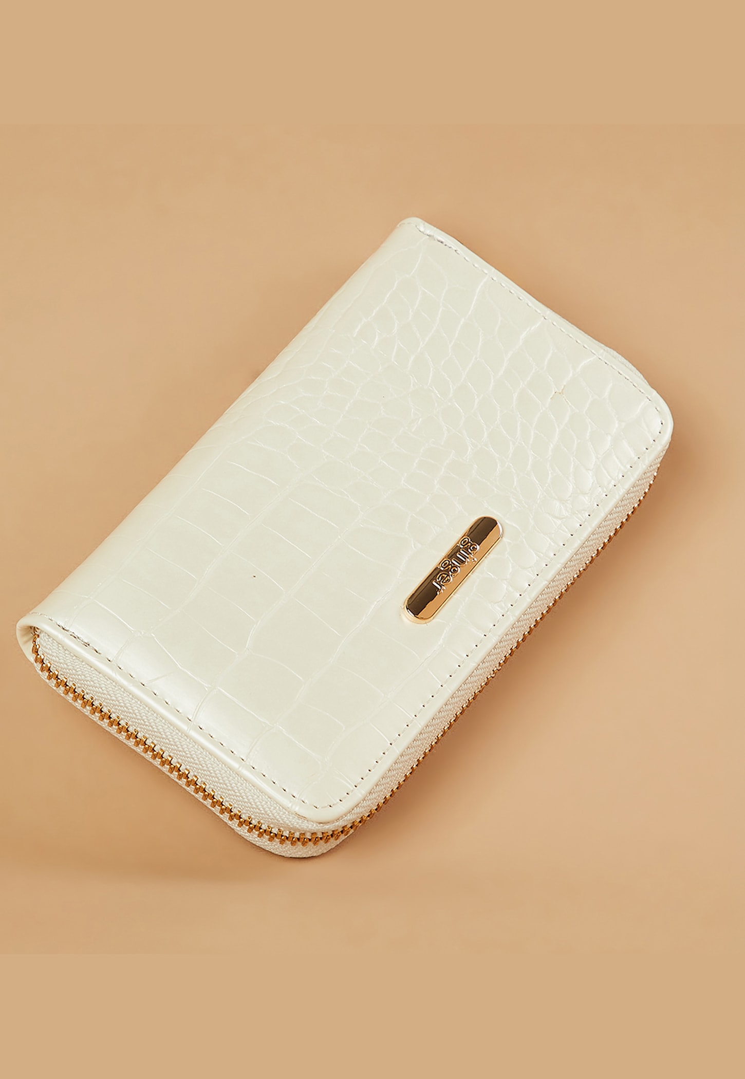 GINGER Embossed Wallet-picture-11