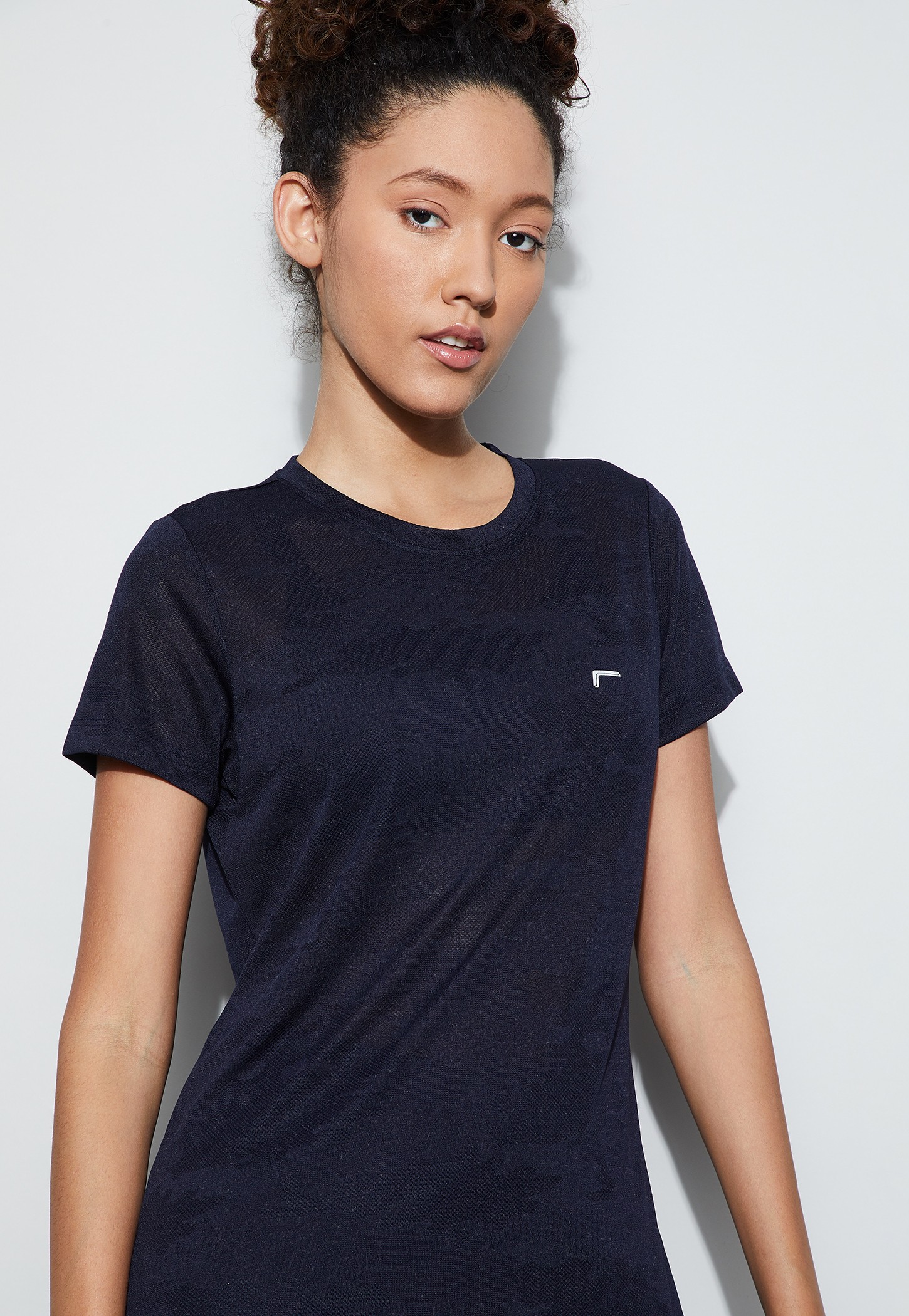 FAME FOREVER Textured T-shirt-picture-38