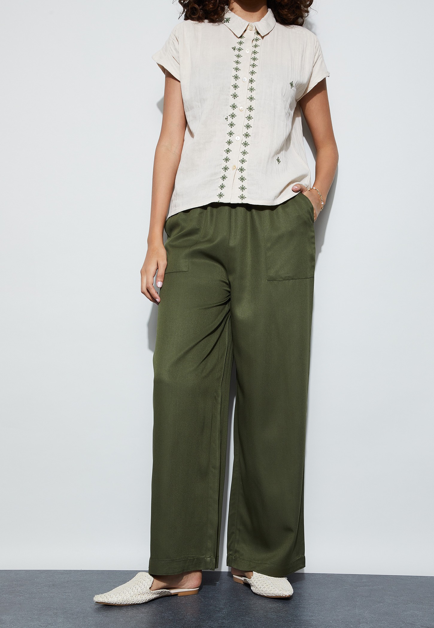 FAME FOREVER Drawstring Mid-Rise Trousers-picture-17