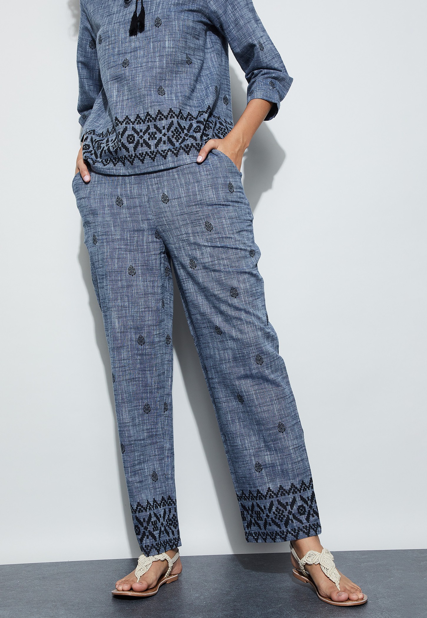 FAME FOREVER Motif Trousers-image-19