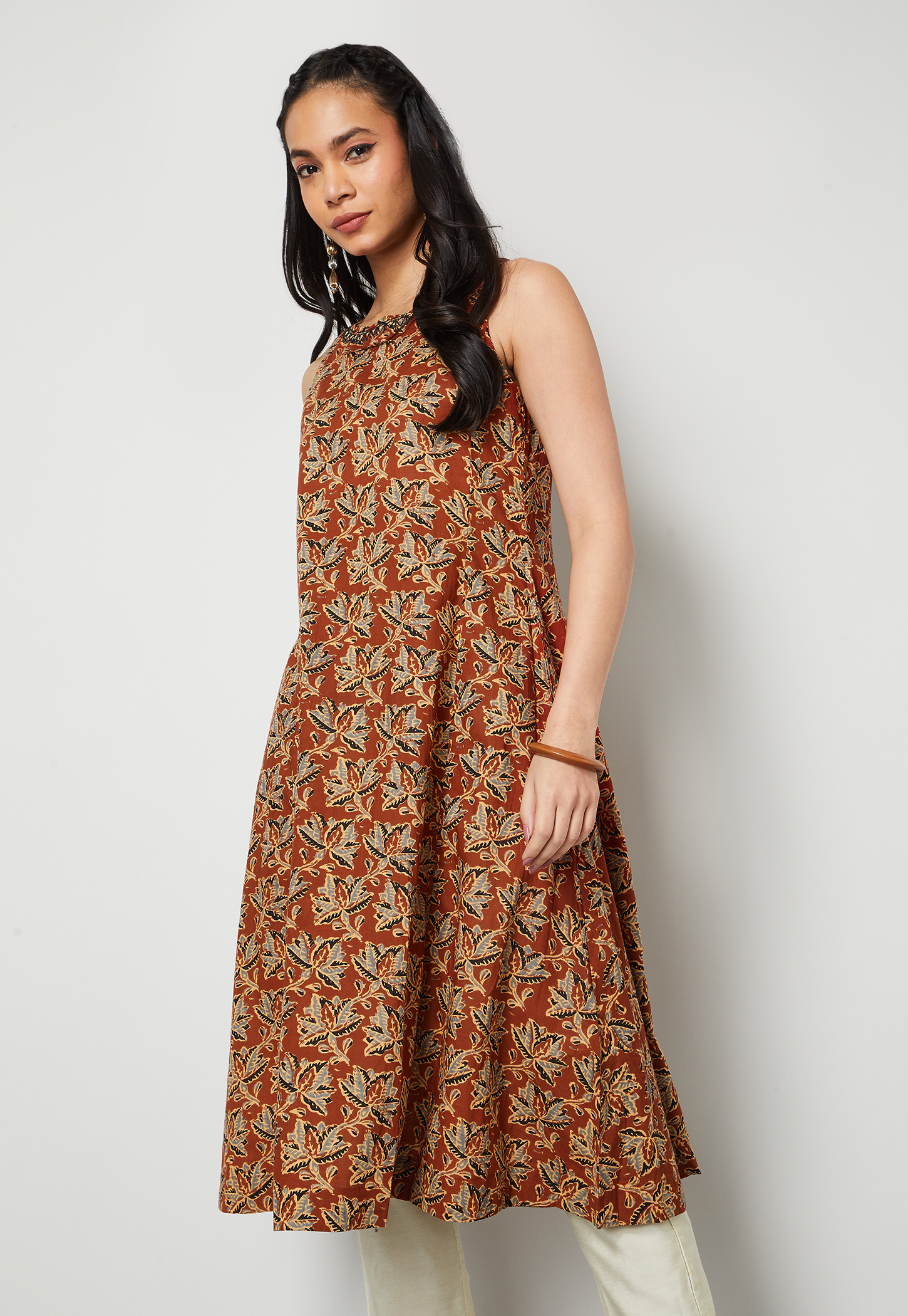MELANGE Floral Print Sleeveless A-Line Kurta-picture-54