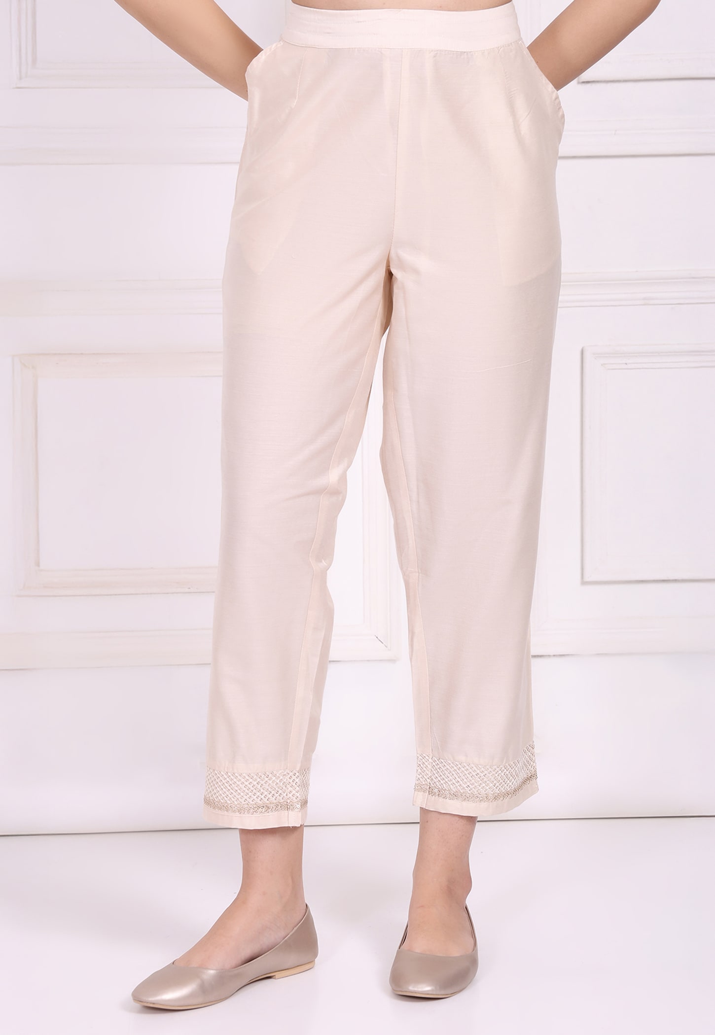 W Embroidered Straight Pants-picture-38