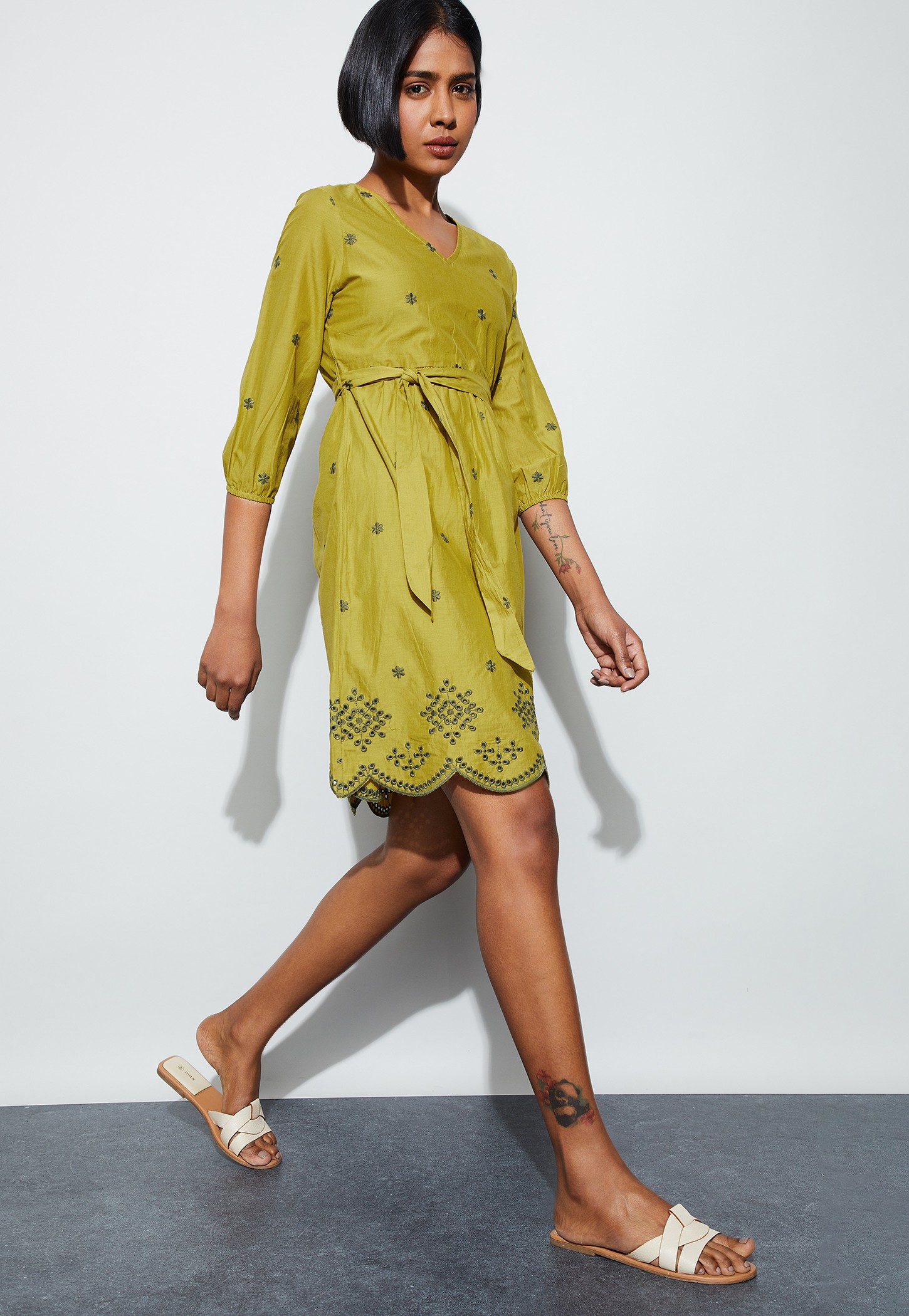 FAME FOREVER Embroidered Tie-Up Midi Dress-picture-12