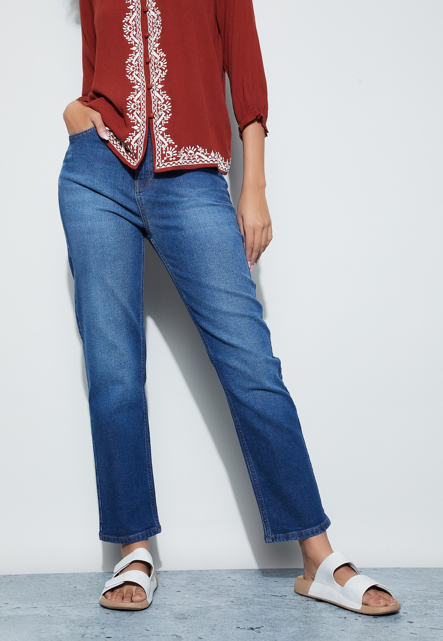 FAME FOREVER Stonewashed Straight Fit Jeans-image-24
