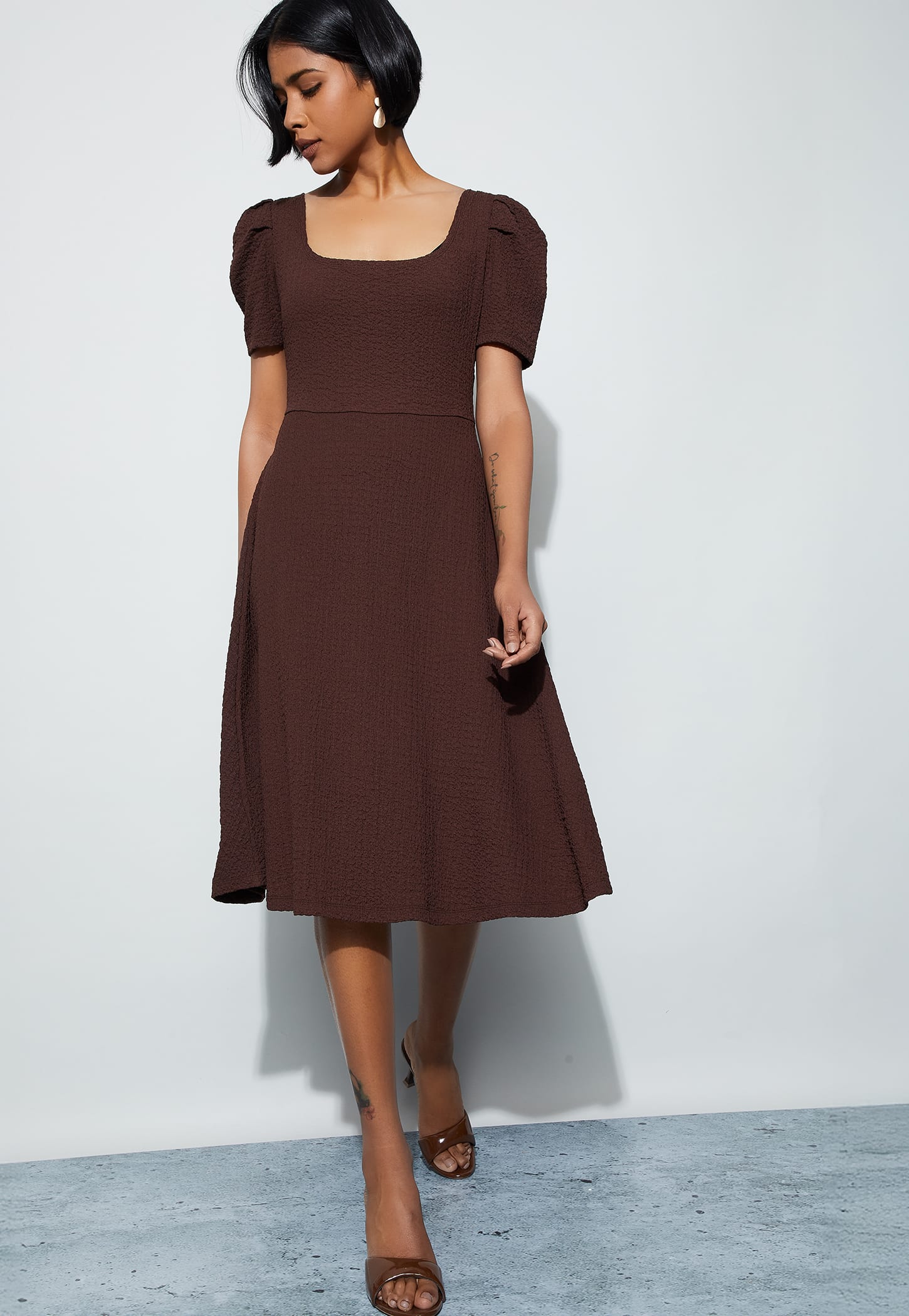 CODE Textured Puff Sleeves Midi Dress-picture-10