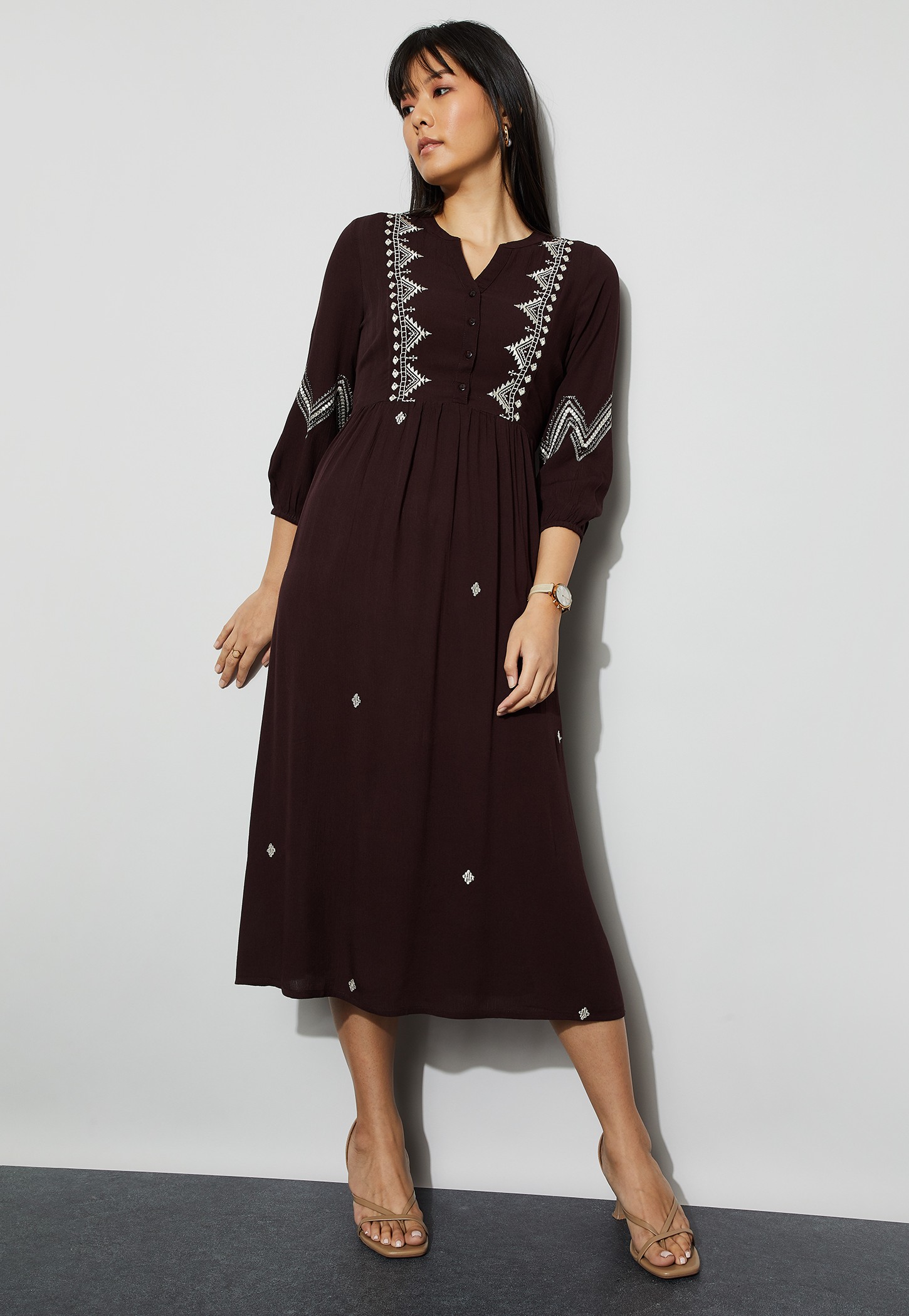 FAME FOREVER Embroidered Midi Dress-picture-45