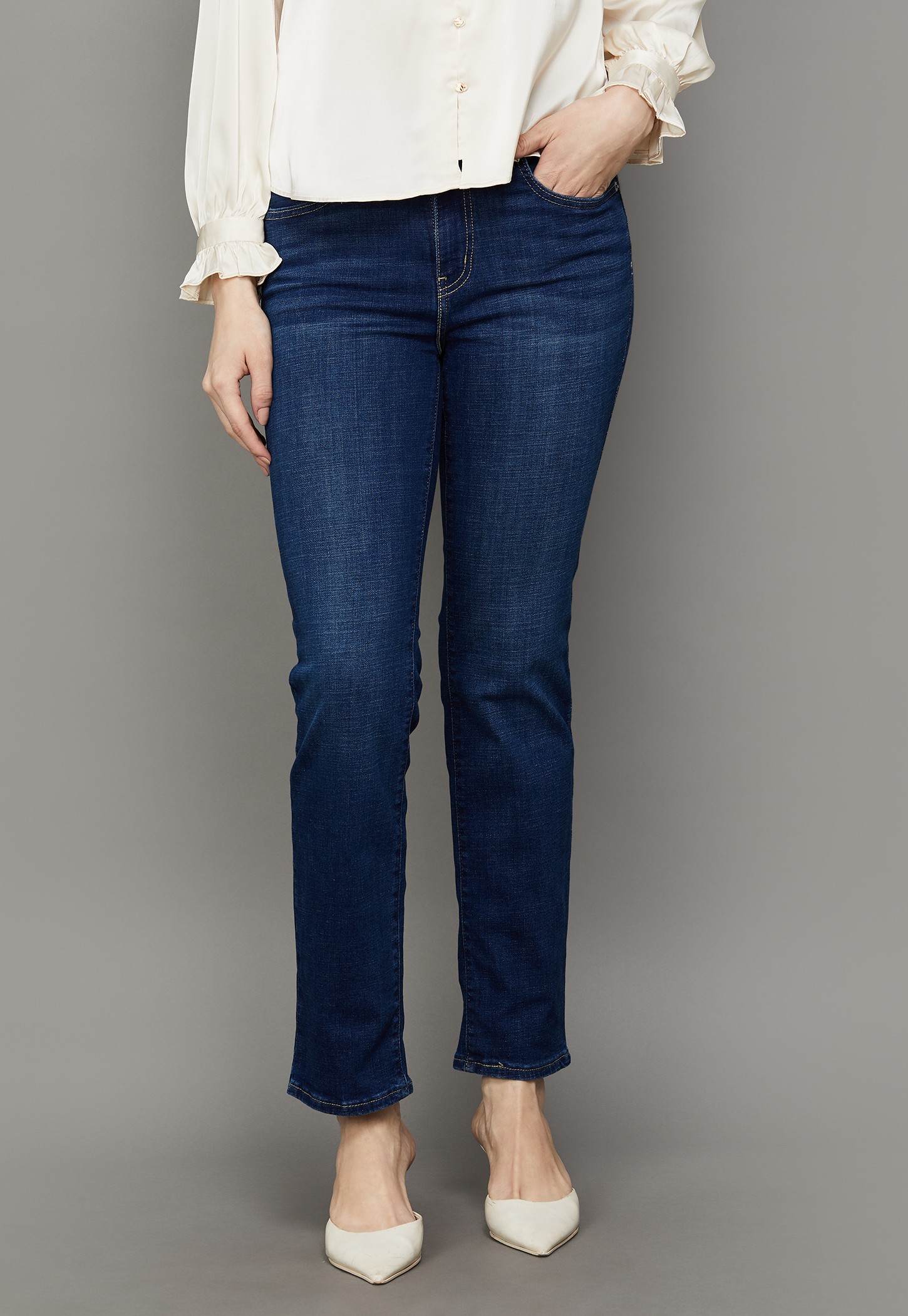 LEVI'S Solid Straight Fit Jeans-picture-49