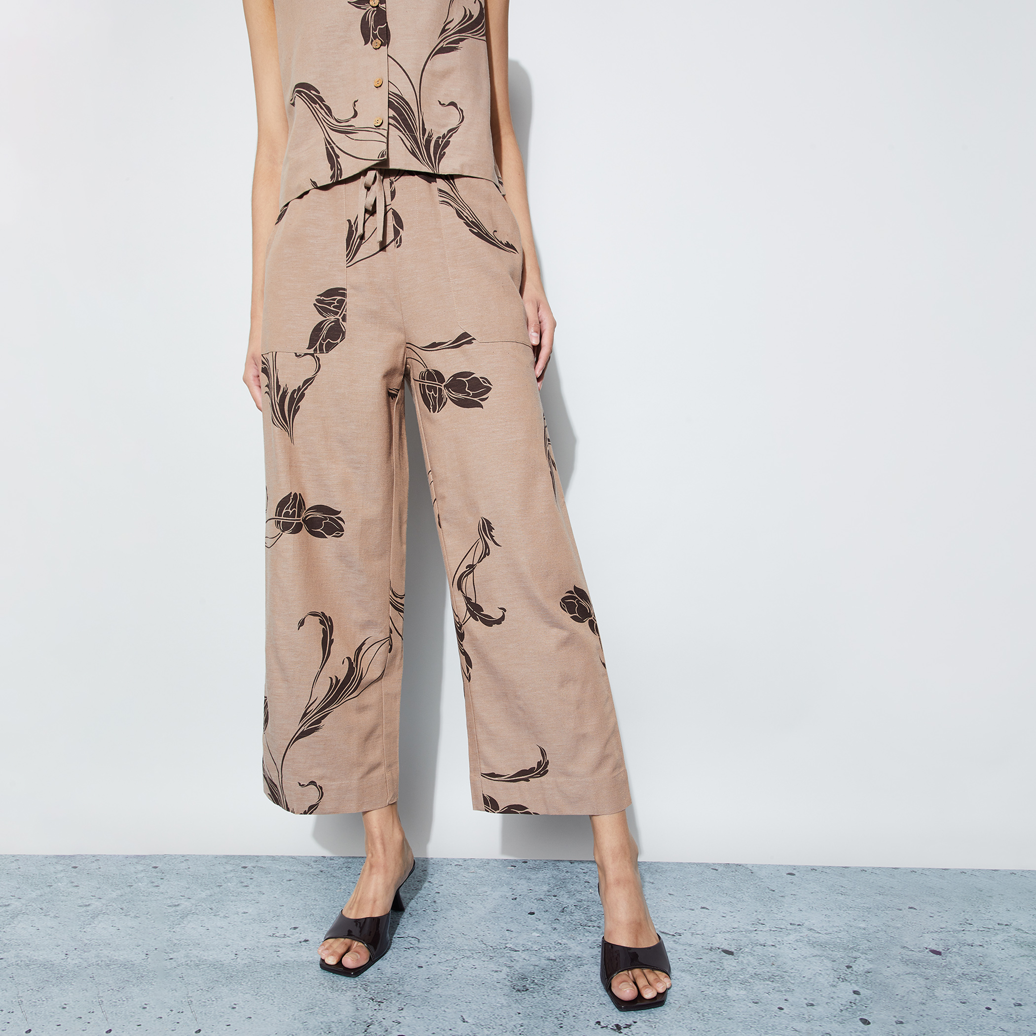 CODE Printed Drawstring Crop Trousers-picture-37