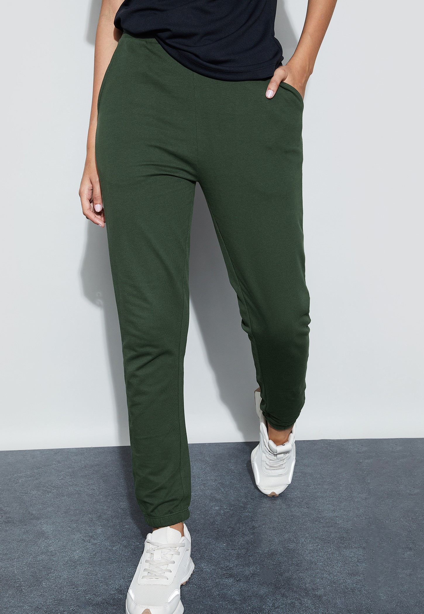 FAME FOREVER Solid Joggers-image-12
