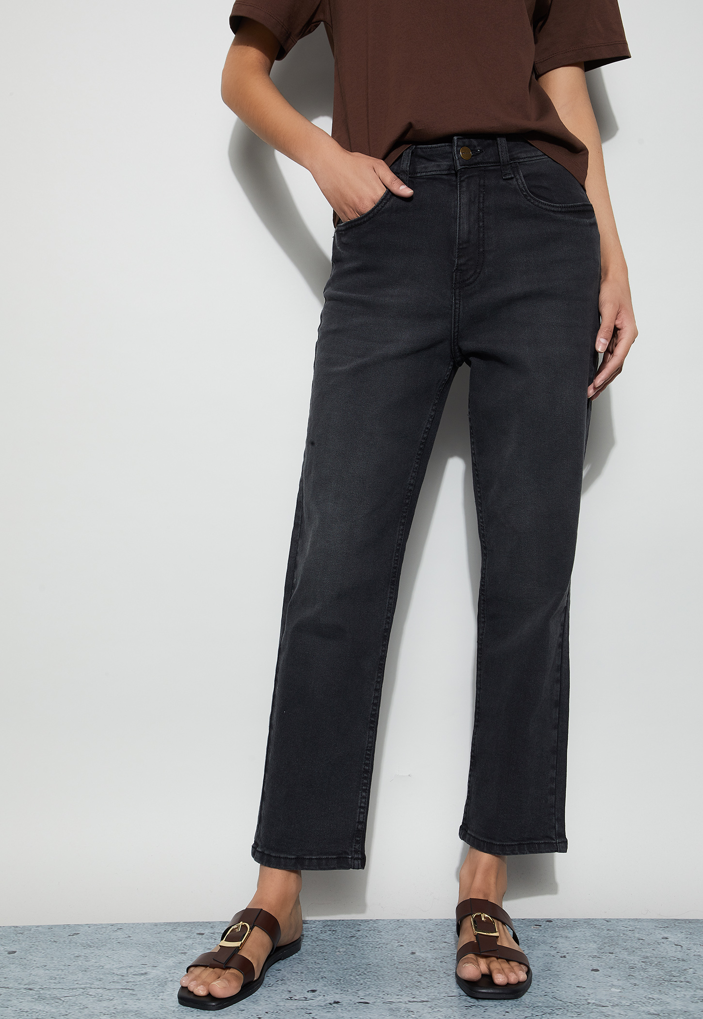 FAME FOREVER Washed Straight Fit Jeans-picture-24