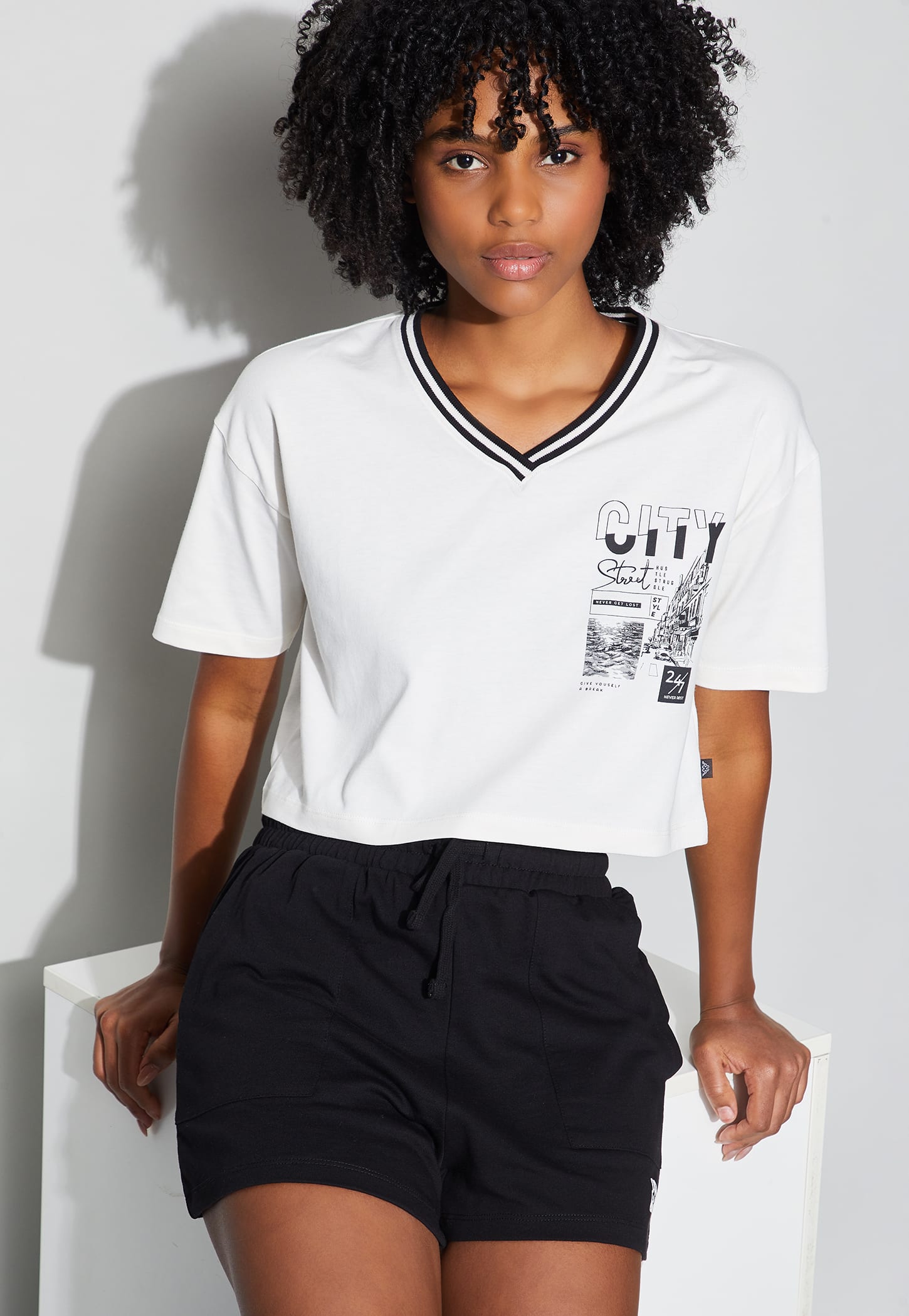 KAPPA Printed V-neck Crop T-shirt-picture-24