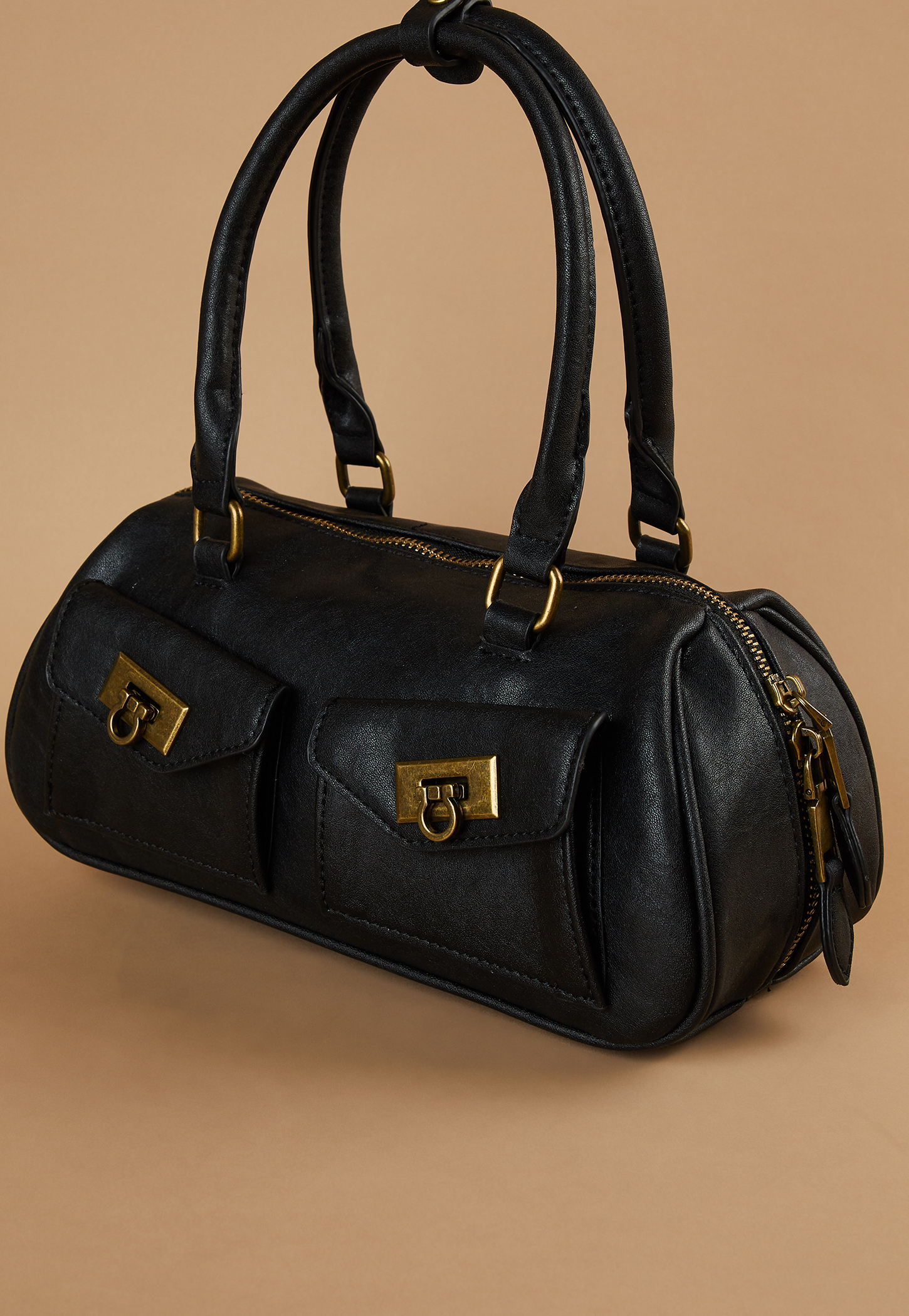 GINGER Textured Handheld Bag
