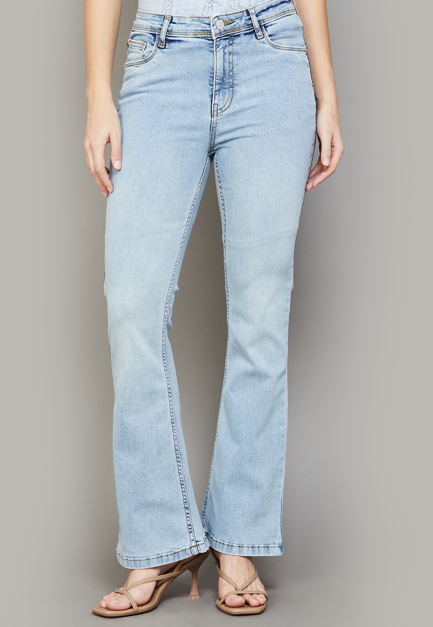 KRAUS Lightwashed Flared Jeans-picture-10