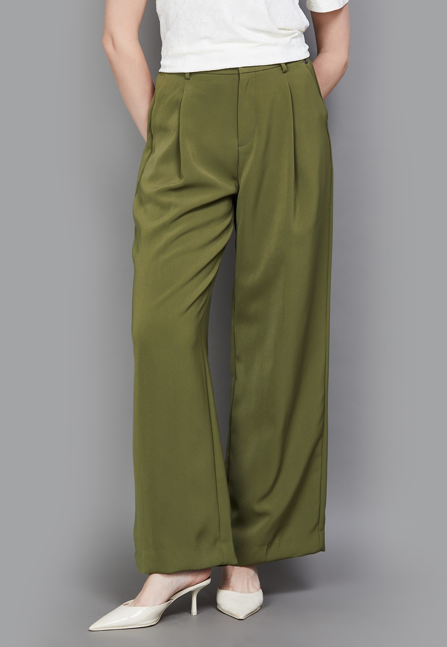 VAN HEUSEN Solid Pleated Front Trousers-picture-51