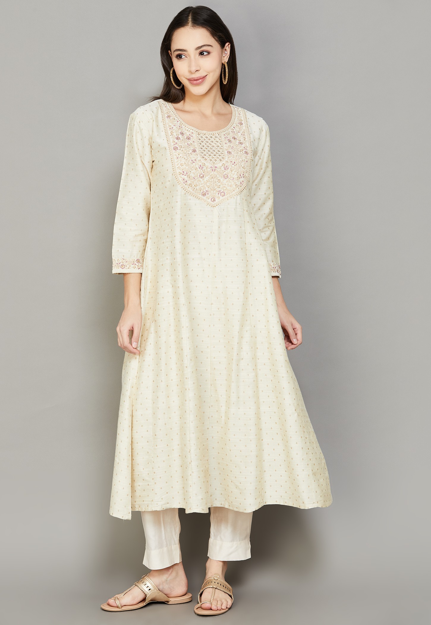 SPAN Embroidered Panelled Kurta-picture-41