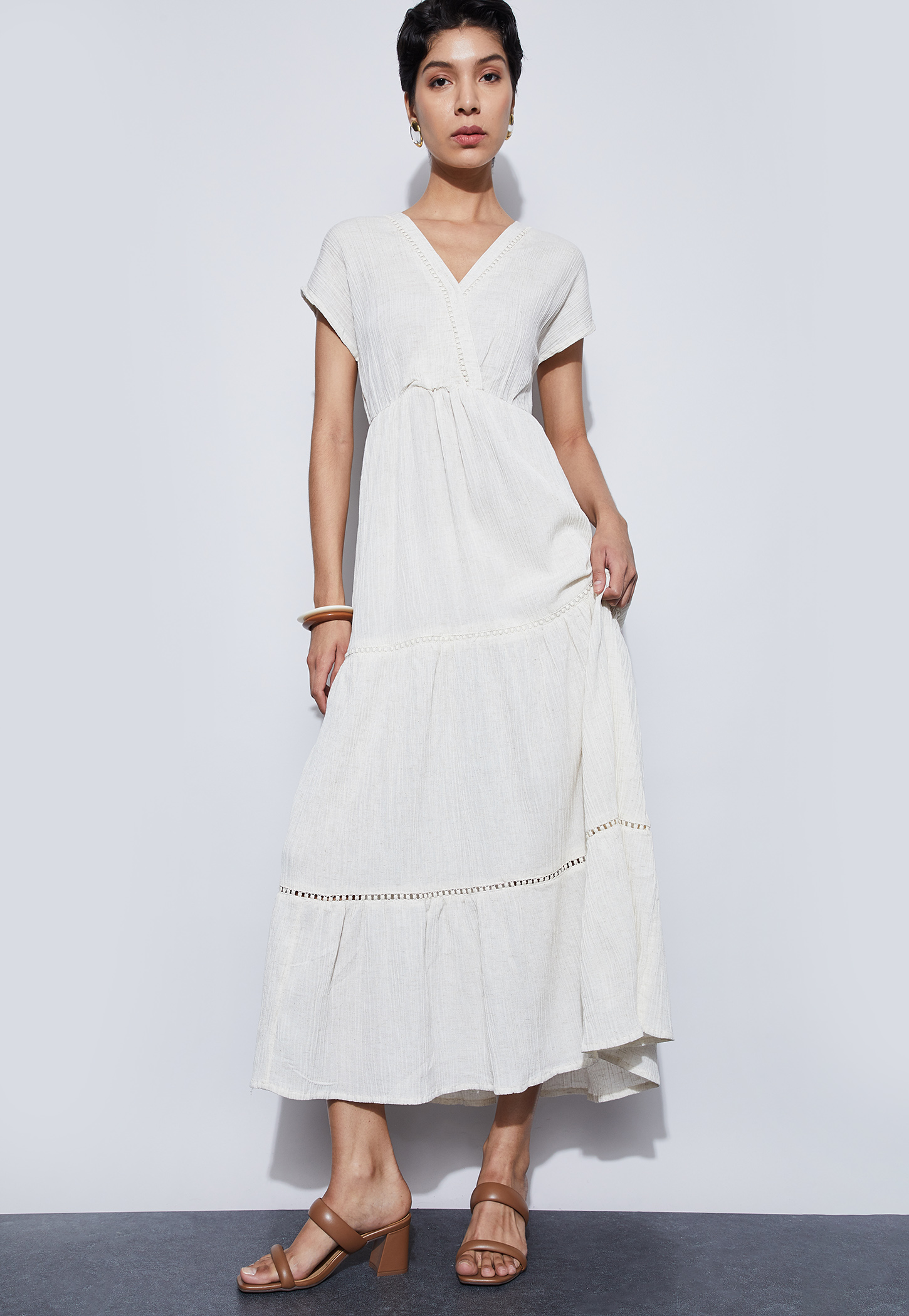 CODE Solid V-Neck Maxi Dress-picture-22