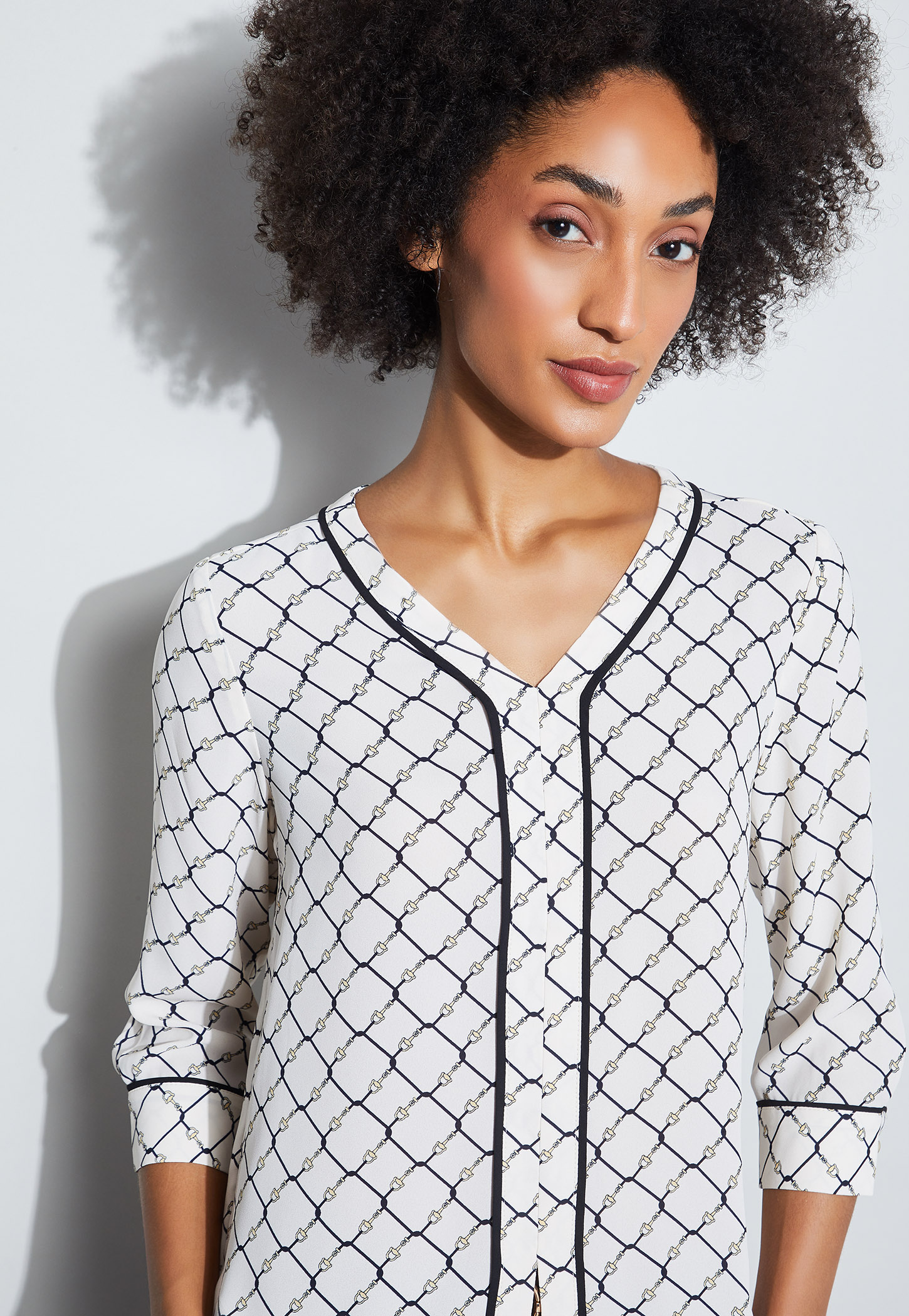 CODE CLASSIC Printed V-Neck Top-picture-21