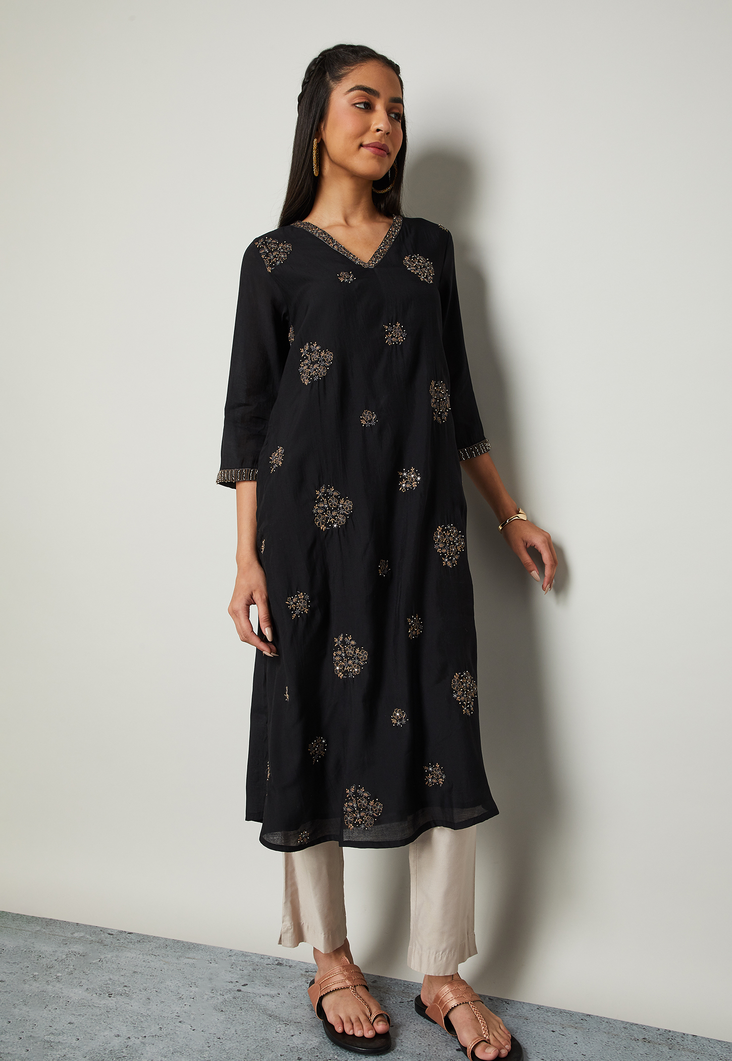 MELANGE Embroidered V-Neck 3/4th Sleeves Straight Kurta-picture-56