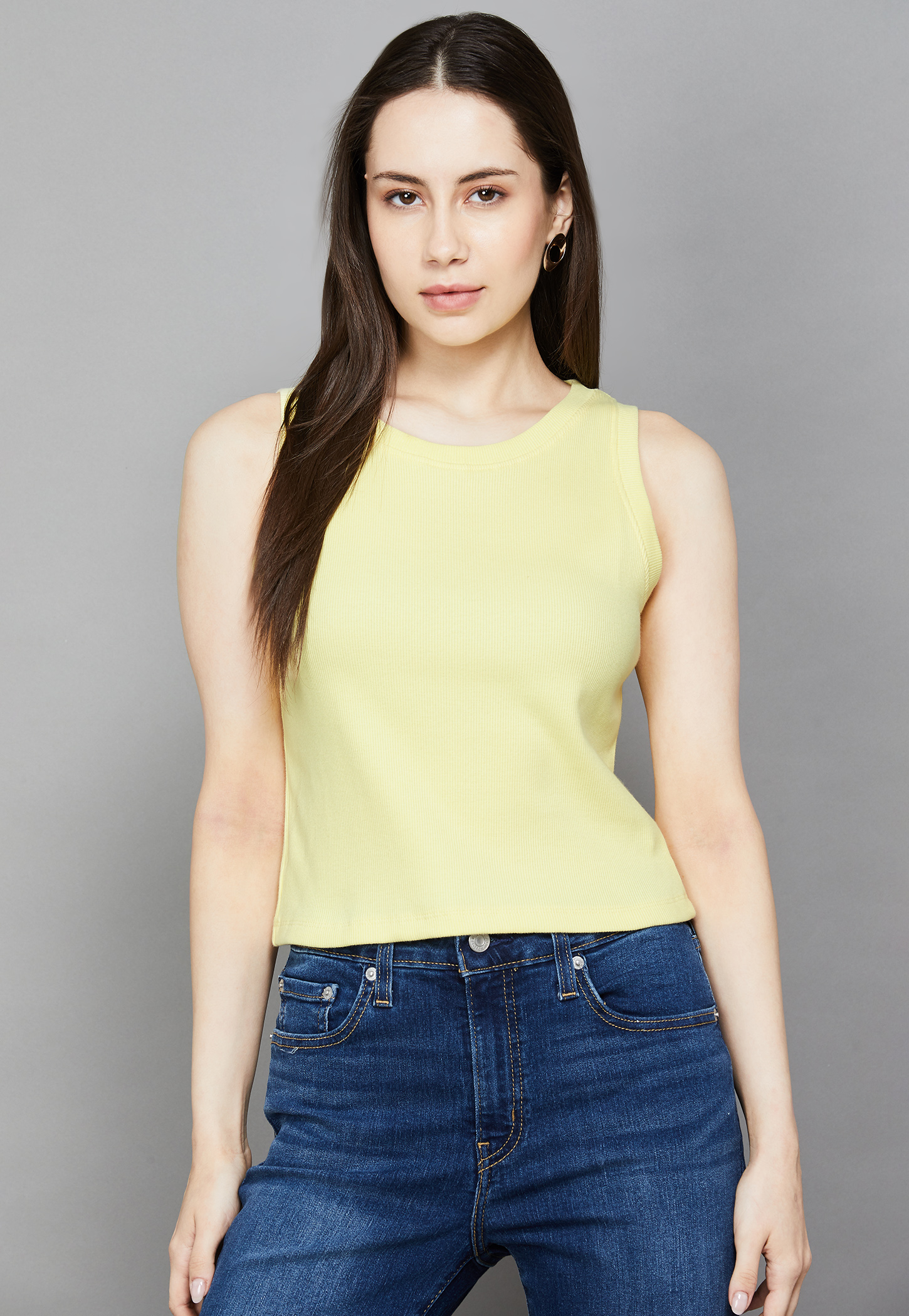 STYLEBYAND Solid Crop Top-image-3