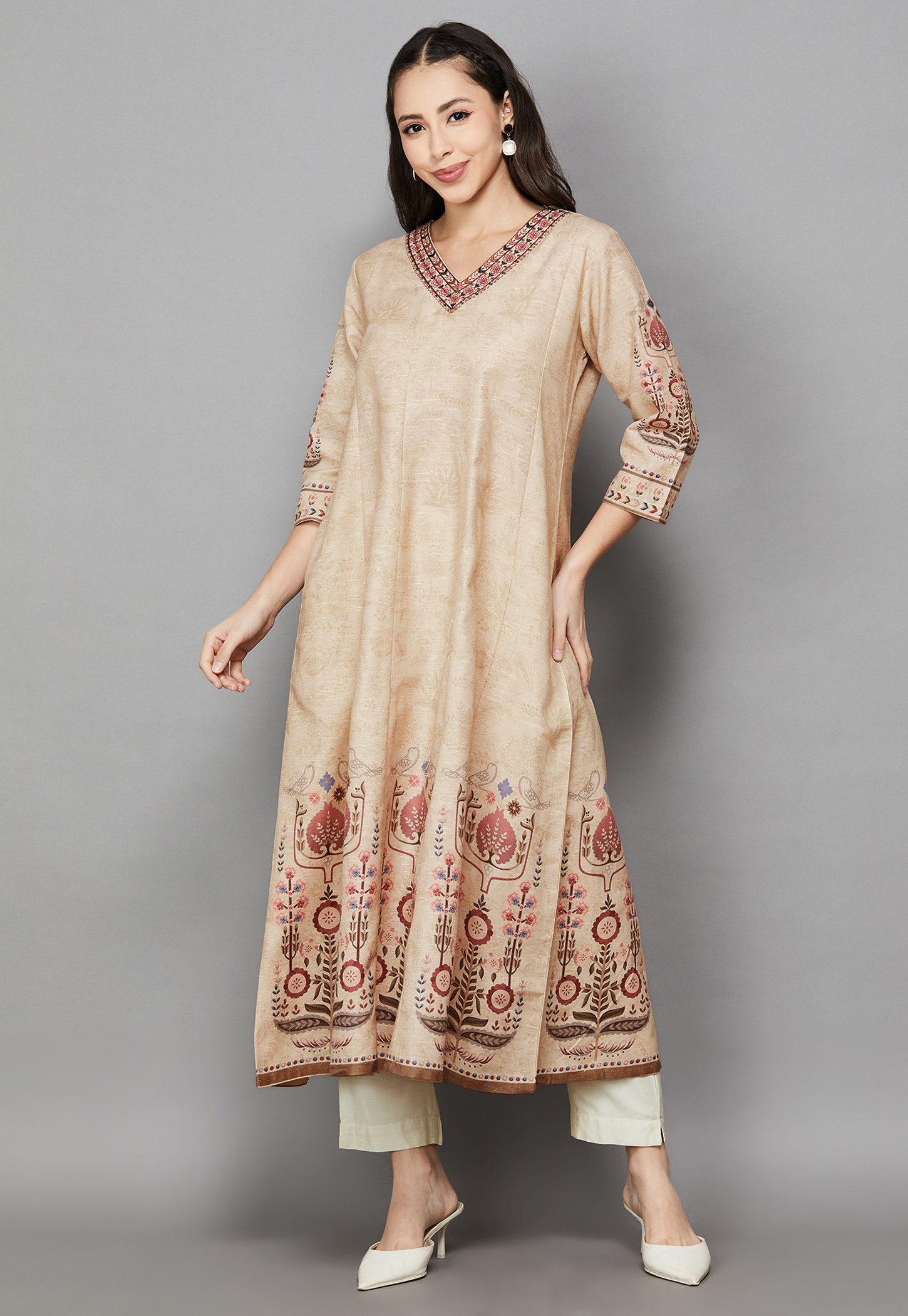 SPAN Embroidered V-Neck 3/4th Sleeves Anarkali Kurta-picture-36