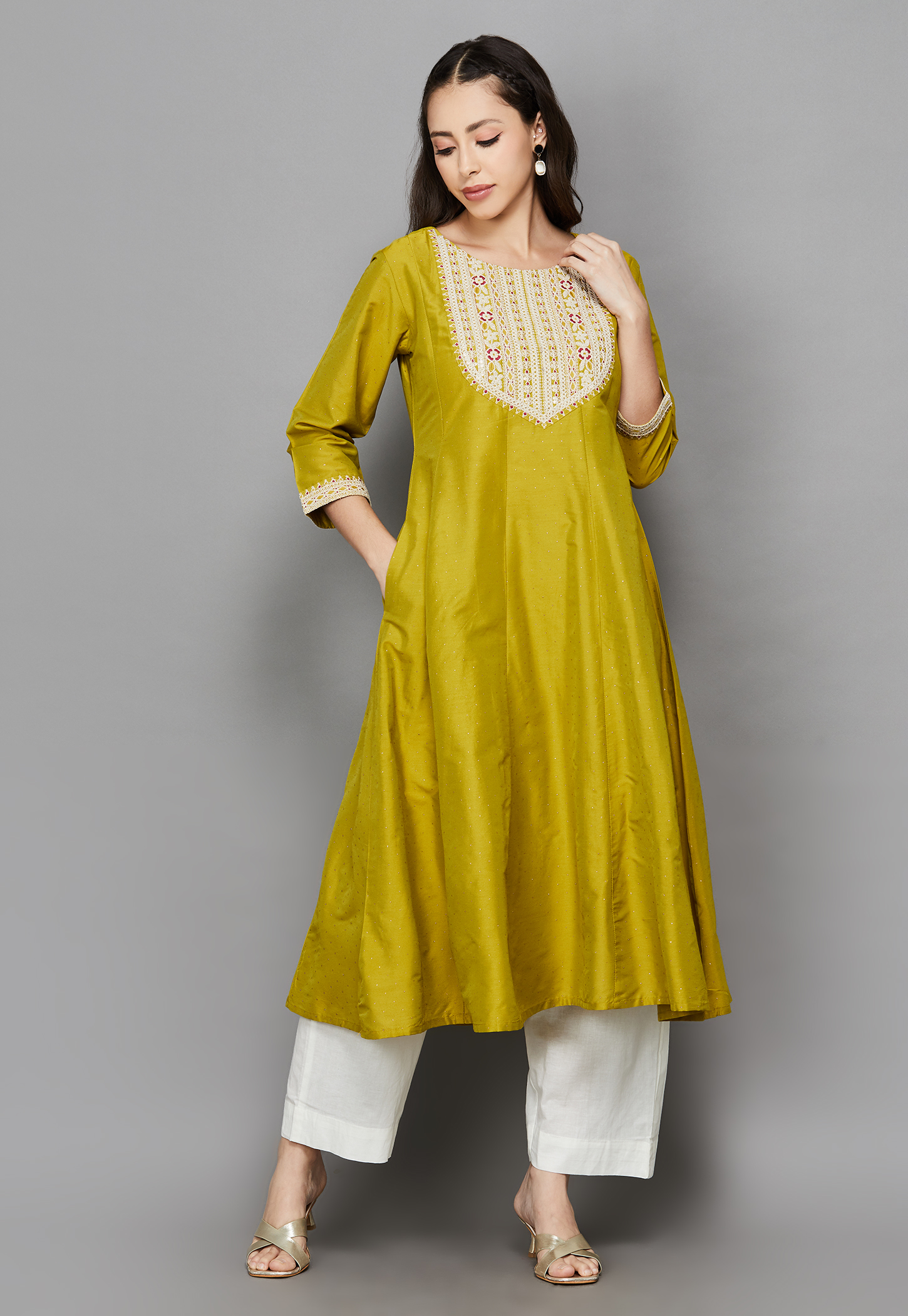 SPAN Embroidered Straight Kurta-picture-30