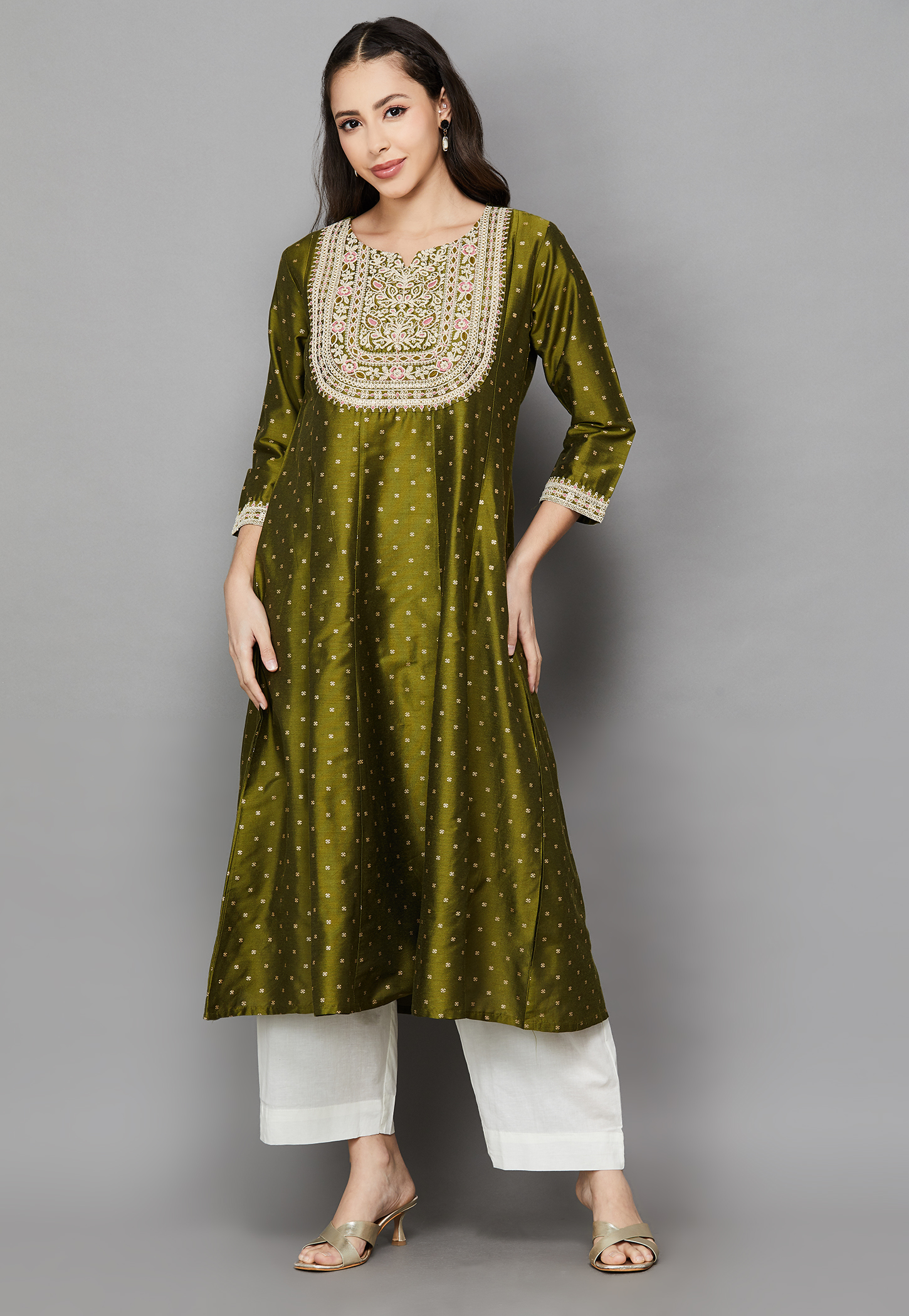 SPAN Embroidered Key-hole Neck 3/4th Sleeves Flared Kurta-picture-40