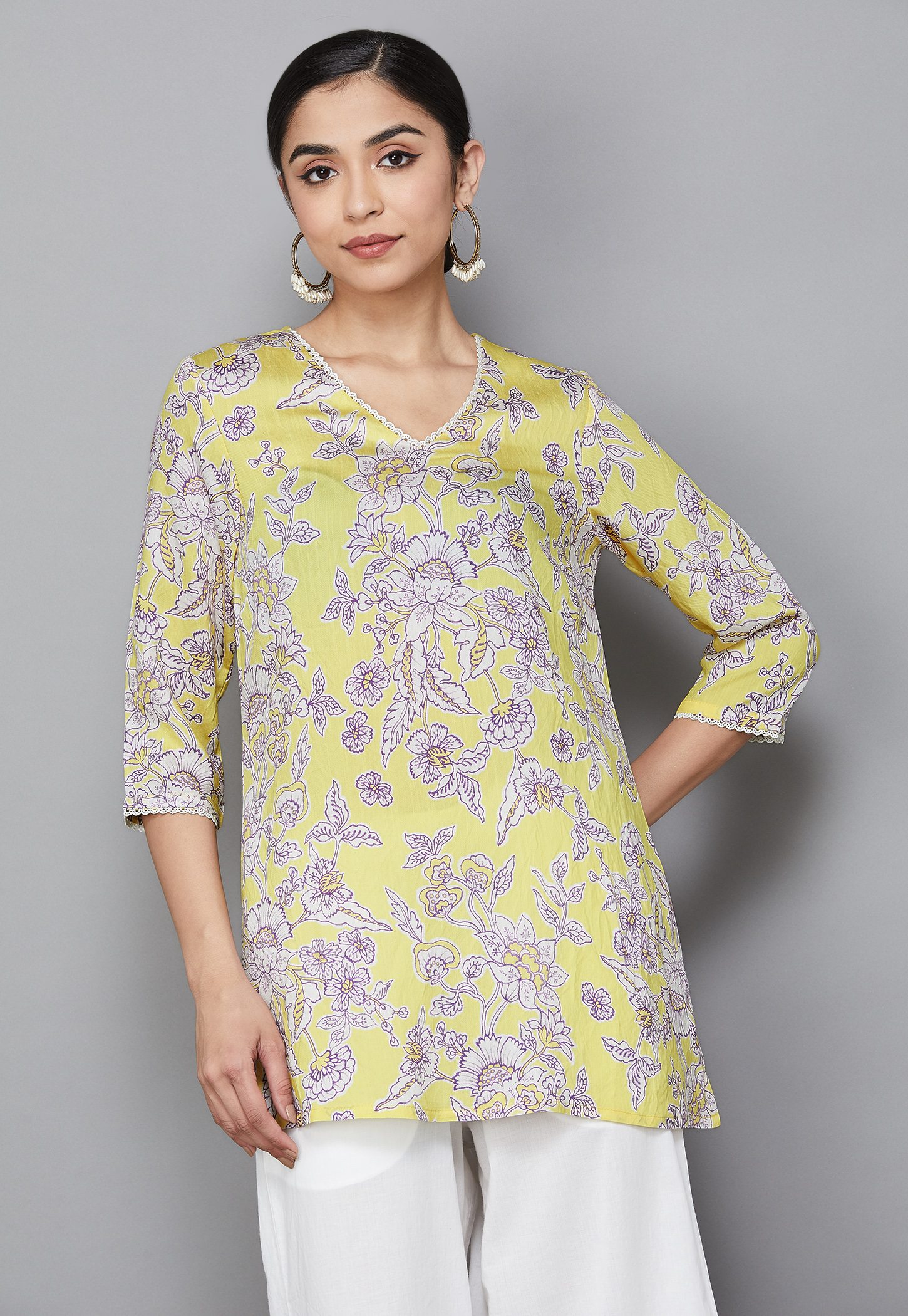 W Floral Print V-Neck Top-picture-46