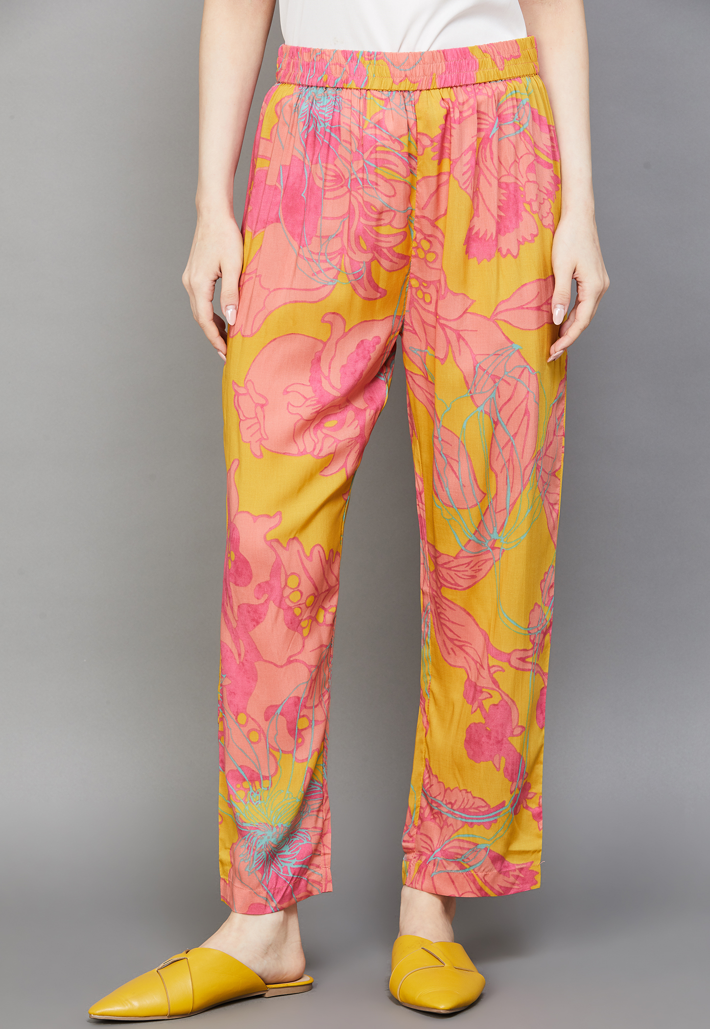 W Printed Straight Pants-picture-14