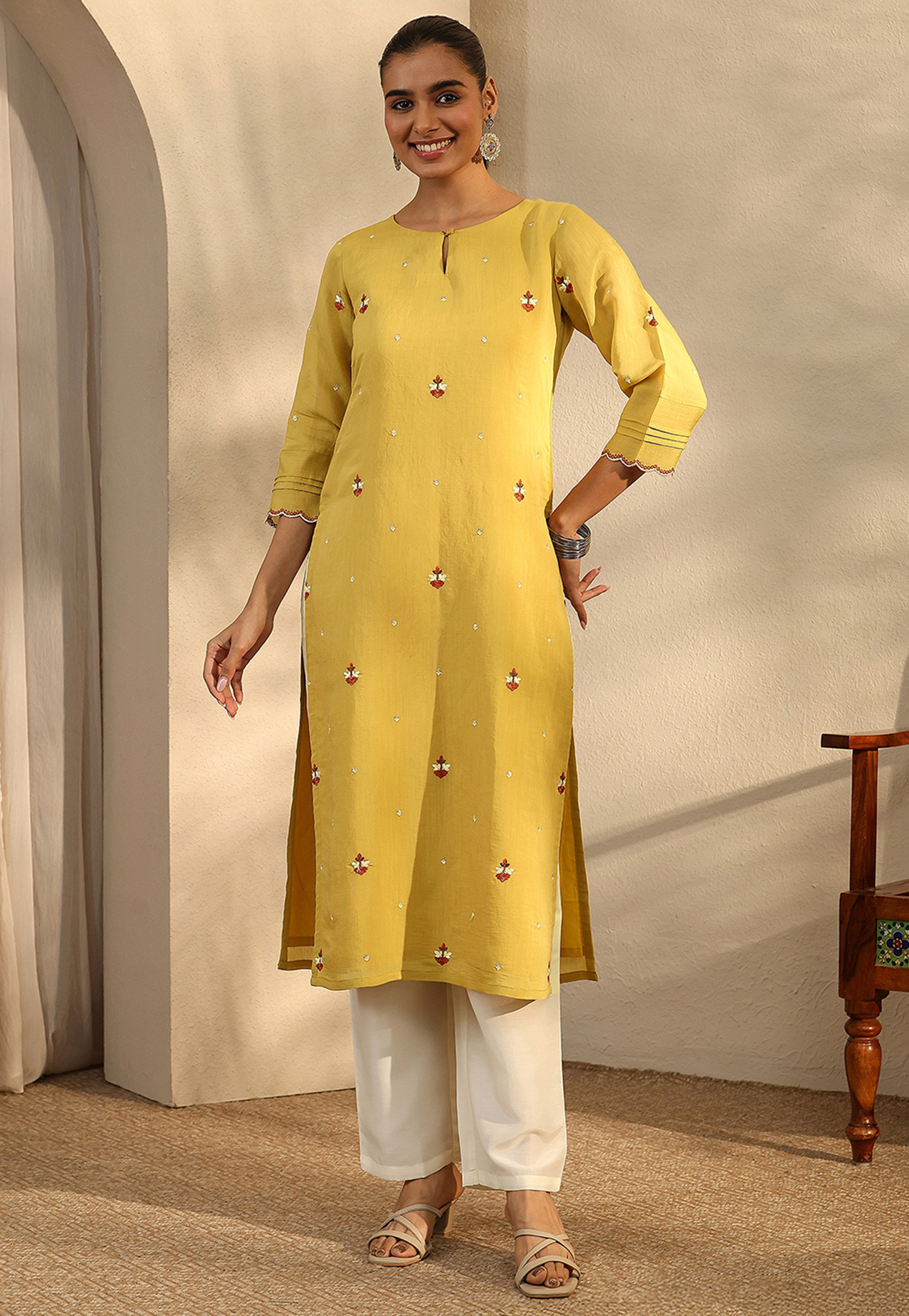 LIBAS Embroidered Keyhole Straight Kurta-picture-23