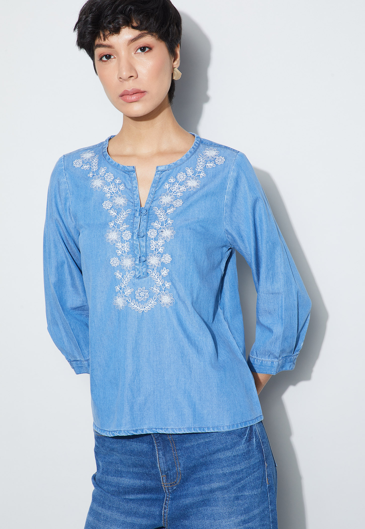 FAME FOREVER Embroidered Top-picture-34