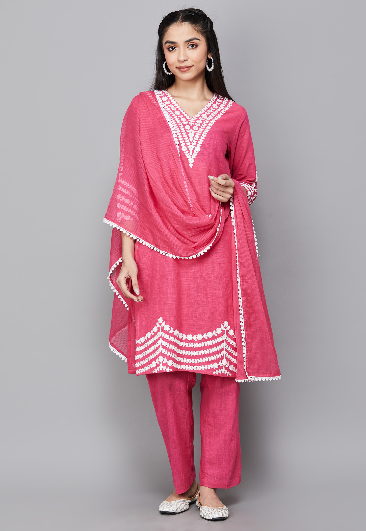 SPAN Embroidered Kurta Set-picture-45