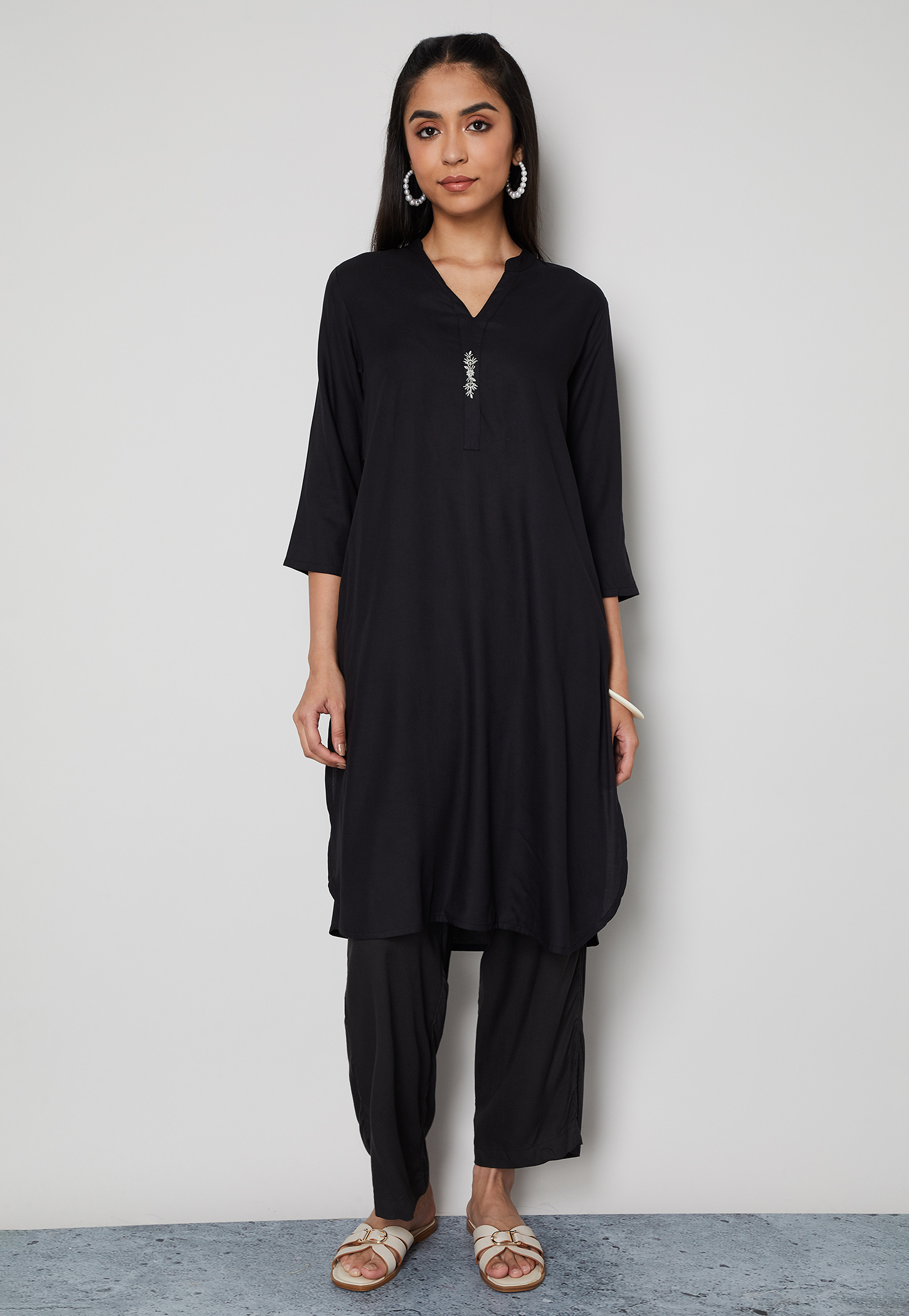 MELANGE Embroidered Straight Kurta-image-28