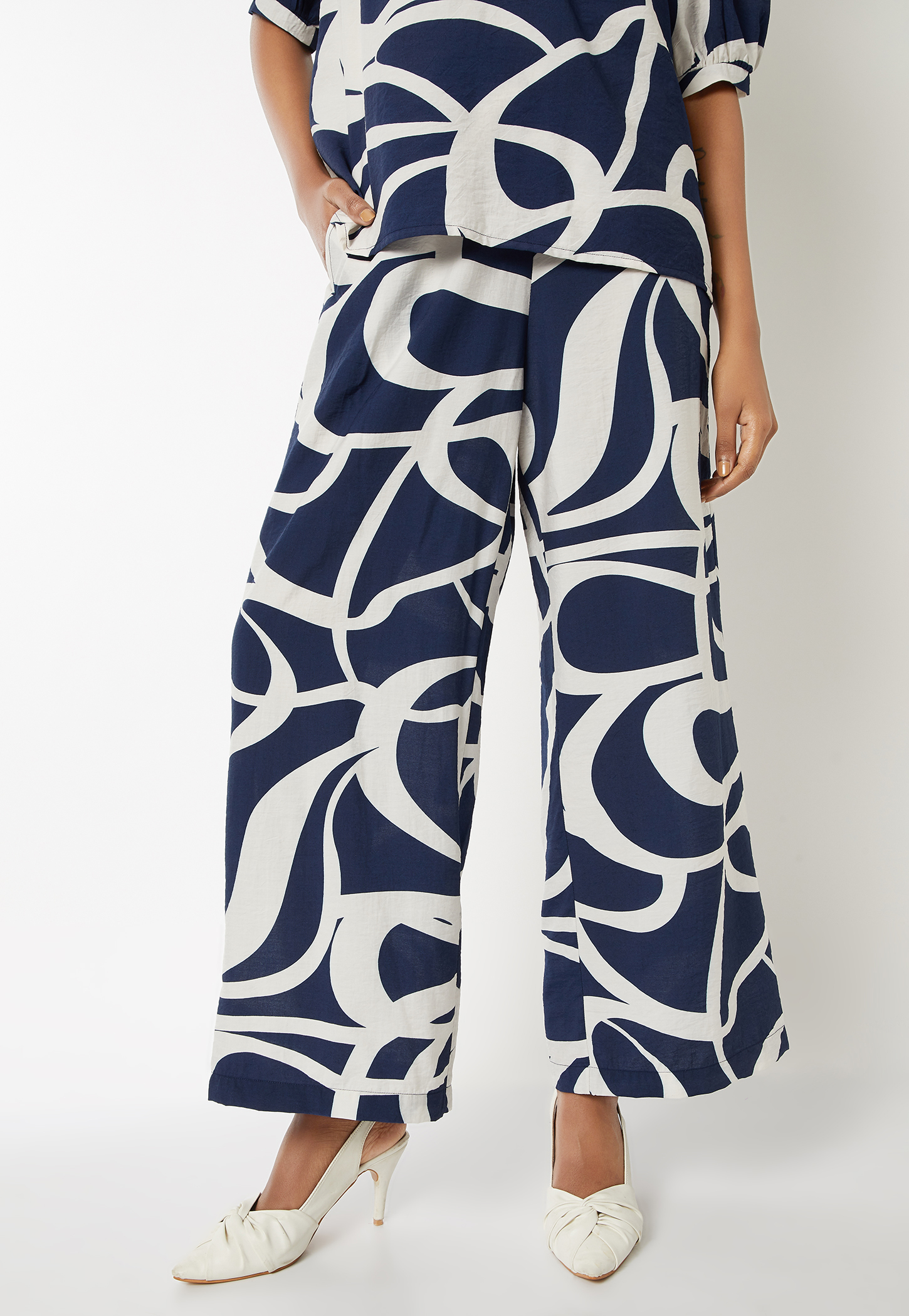 Women Printed Wide Leg Trousers-picture-33
