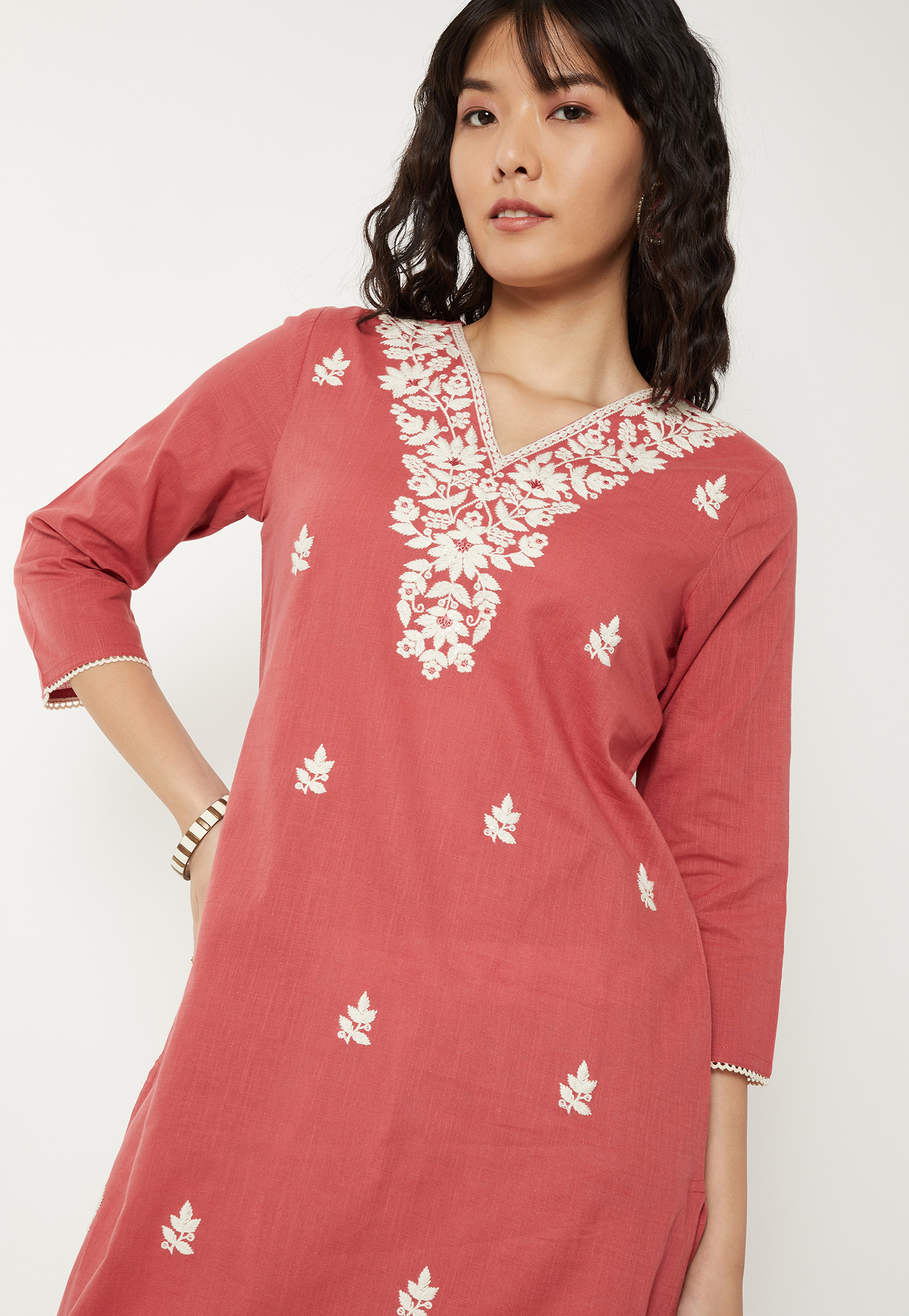 Women Chikankari Embroidered Kurta-image-7