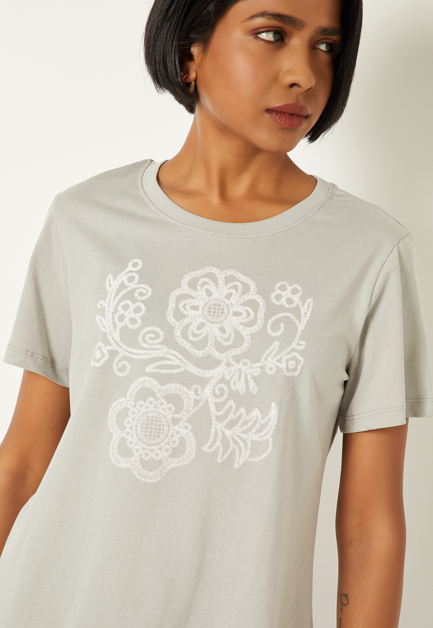 Women Floral Embroidered T-shirt-picture-24