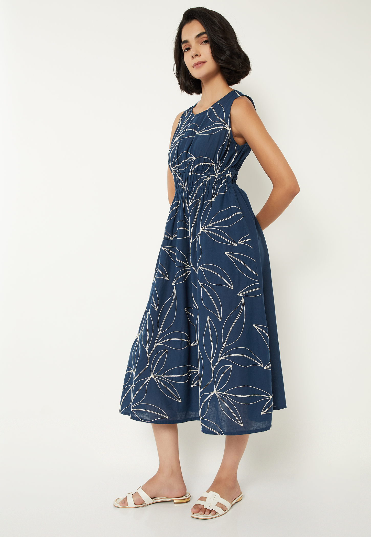 green emerald velvet dress Max Studio Women's Spring 2023 Fashion Everyday Flutter Sleeve Front Twist  Chic Casual Midi Dress, Black/Blush Orbit Ovals, X-Small at Amazon Women's  Clothing store