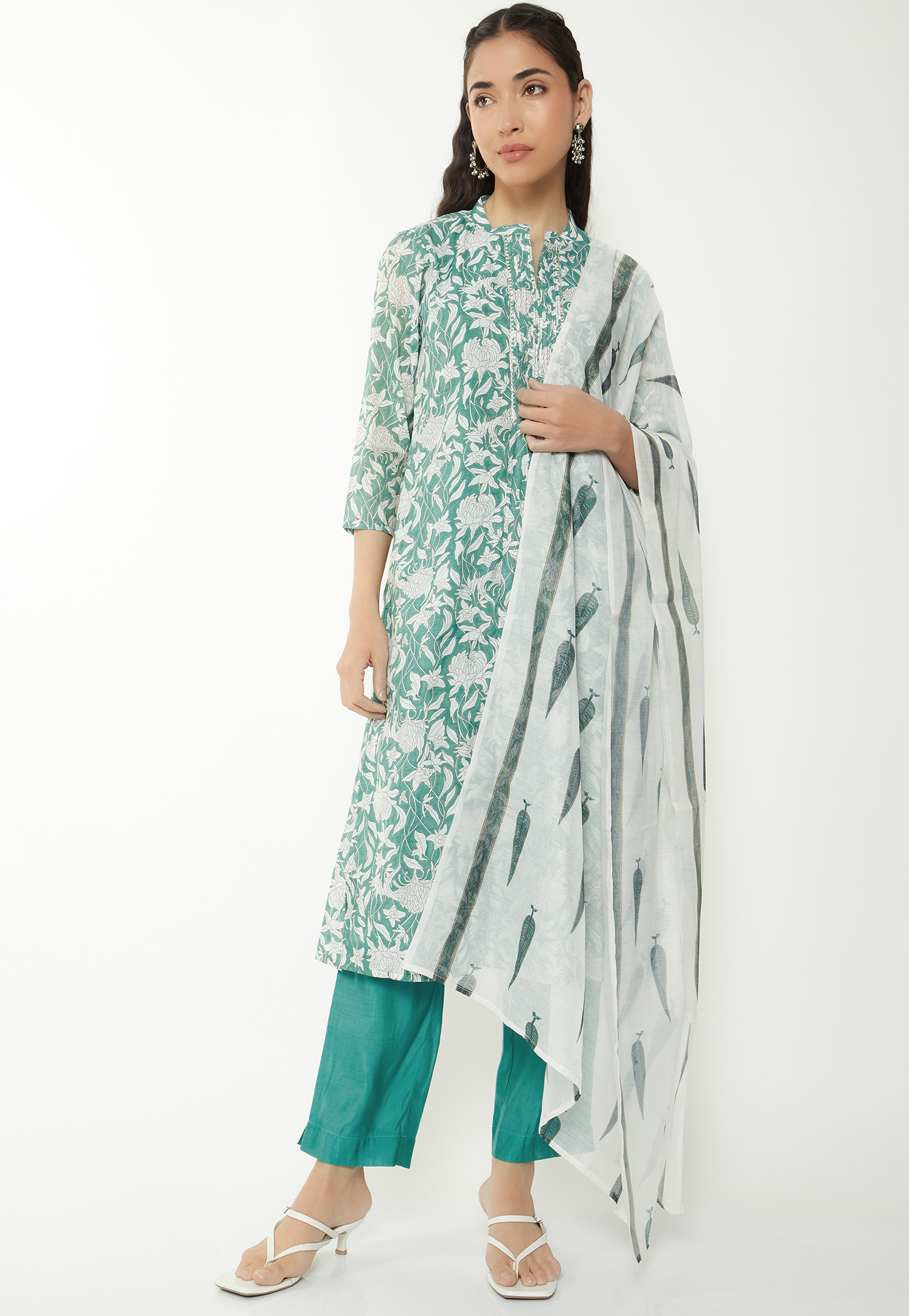 Women Floral Print Straight Kurta Set-picture-40