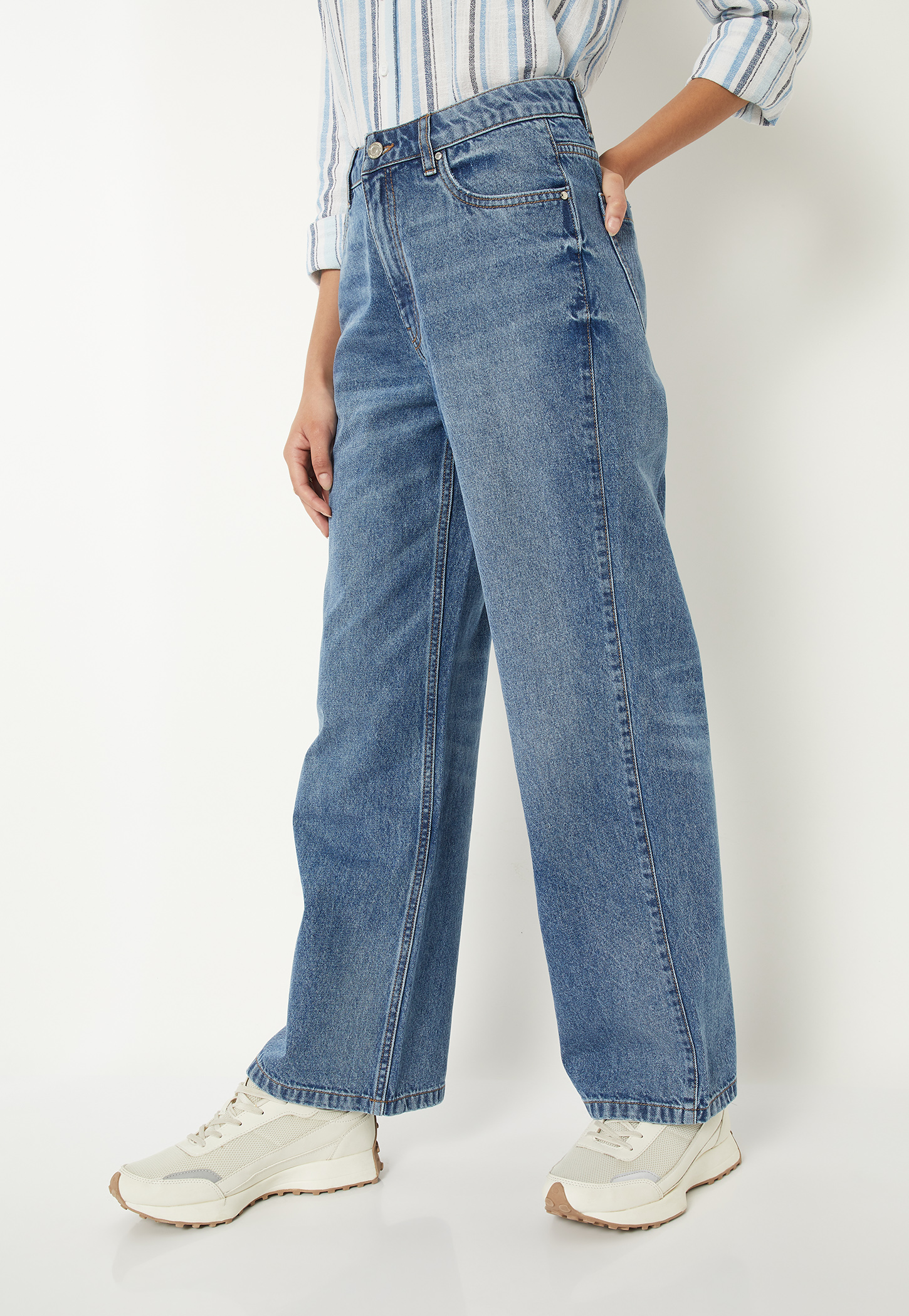 Women Washed Wide Leg Jeans